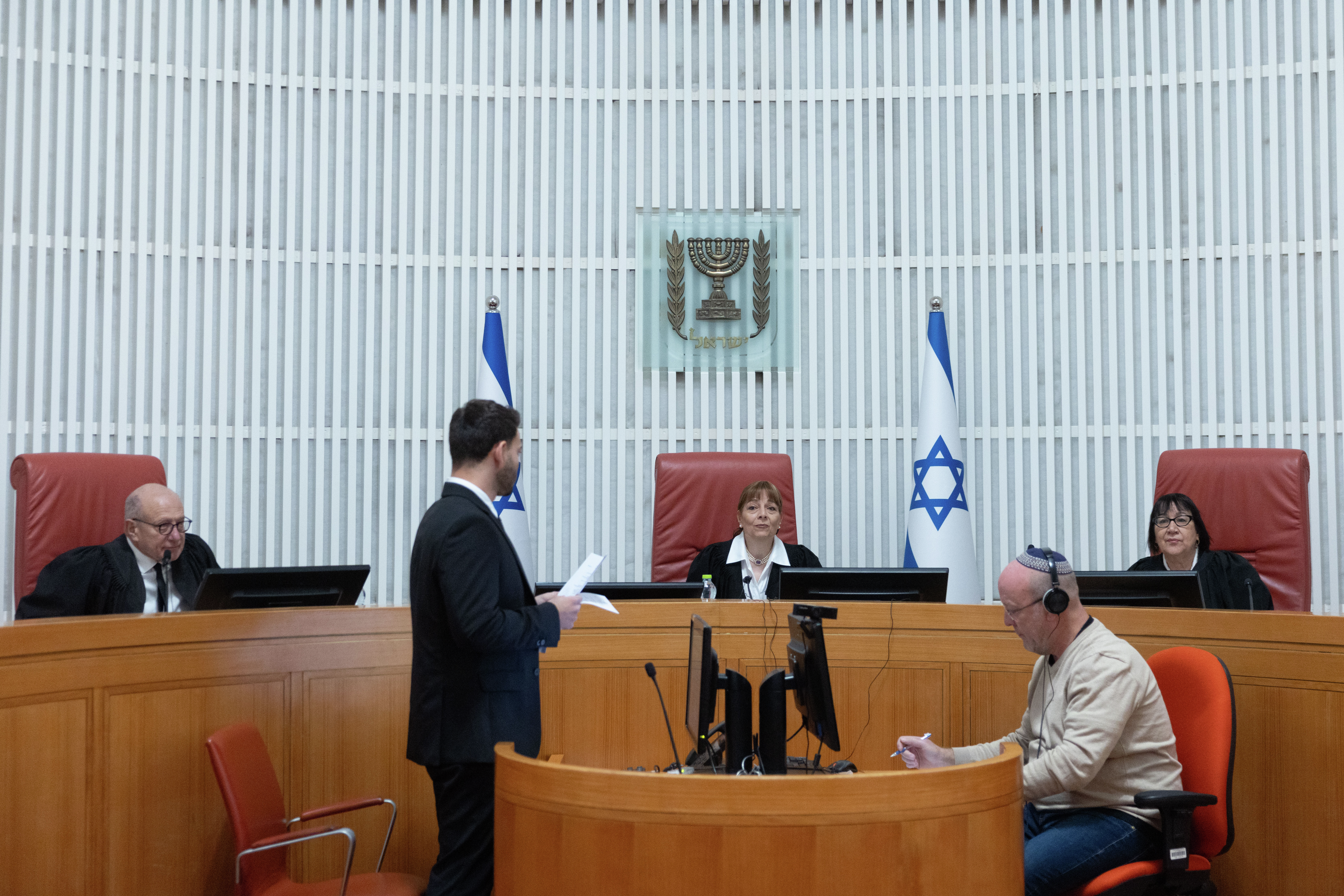 בג״צ דן בשאלה מי יעמוד בראש חקירת הפצ״רית