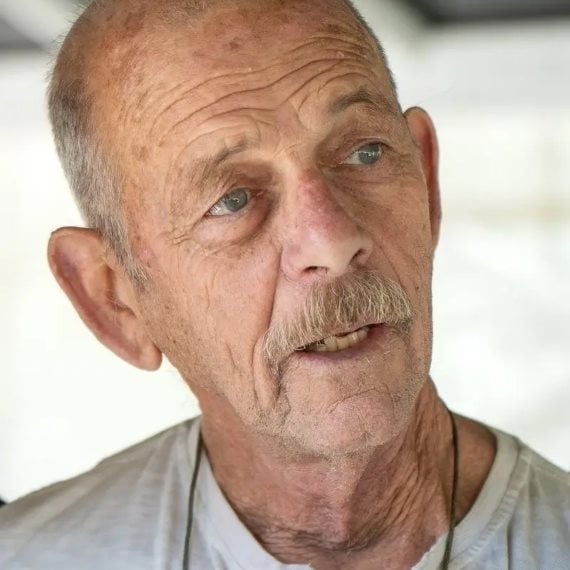 בתו של חיים פרי על אות החיים מהשבי