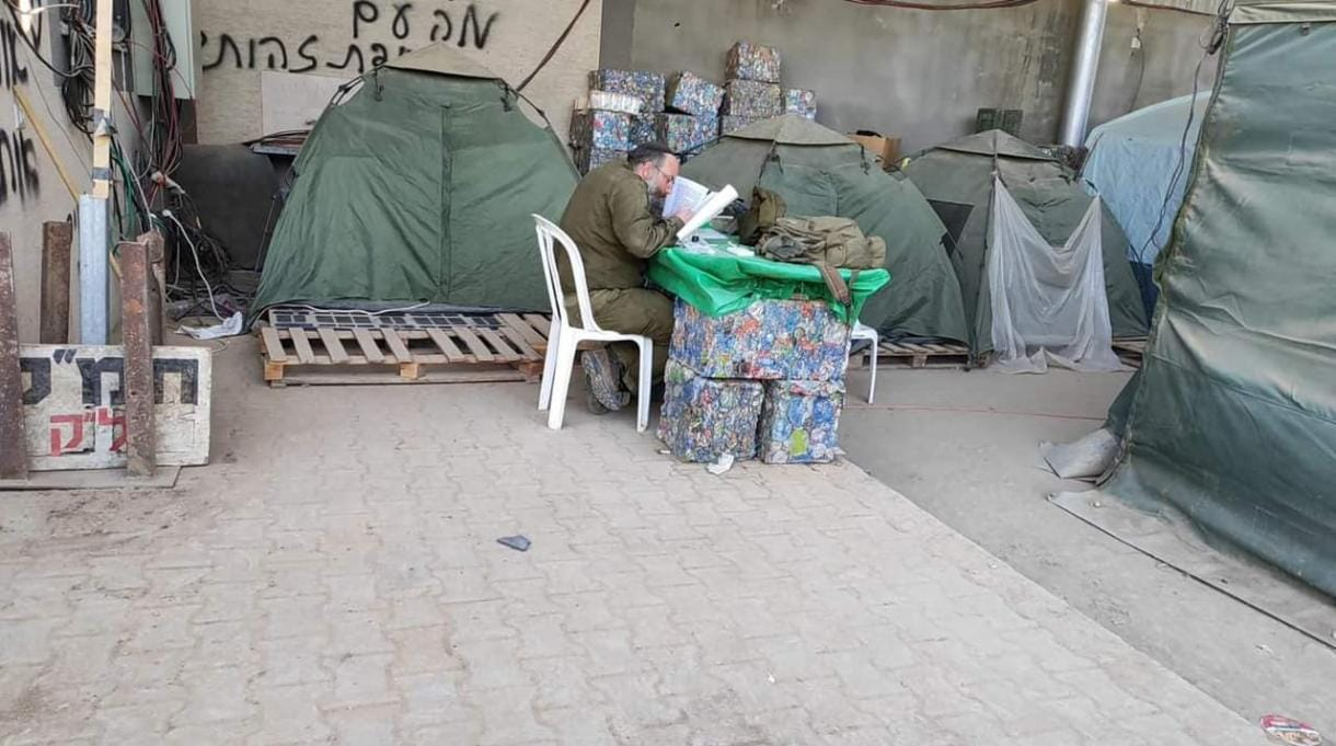 הרב אליהו כהן כתב את מגילת אסתר בחאן יונס