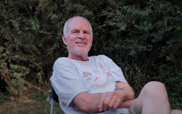 "צריך פתרון מדיני": קית' סיגל עדיין בשבי