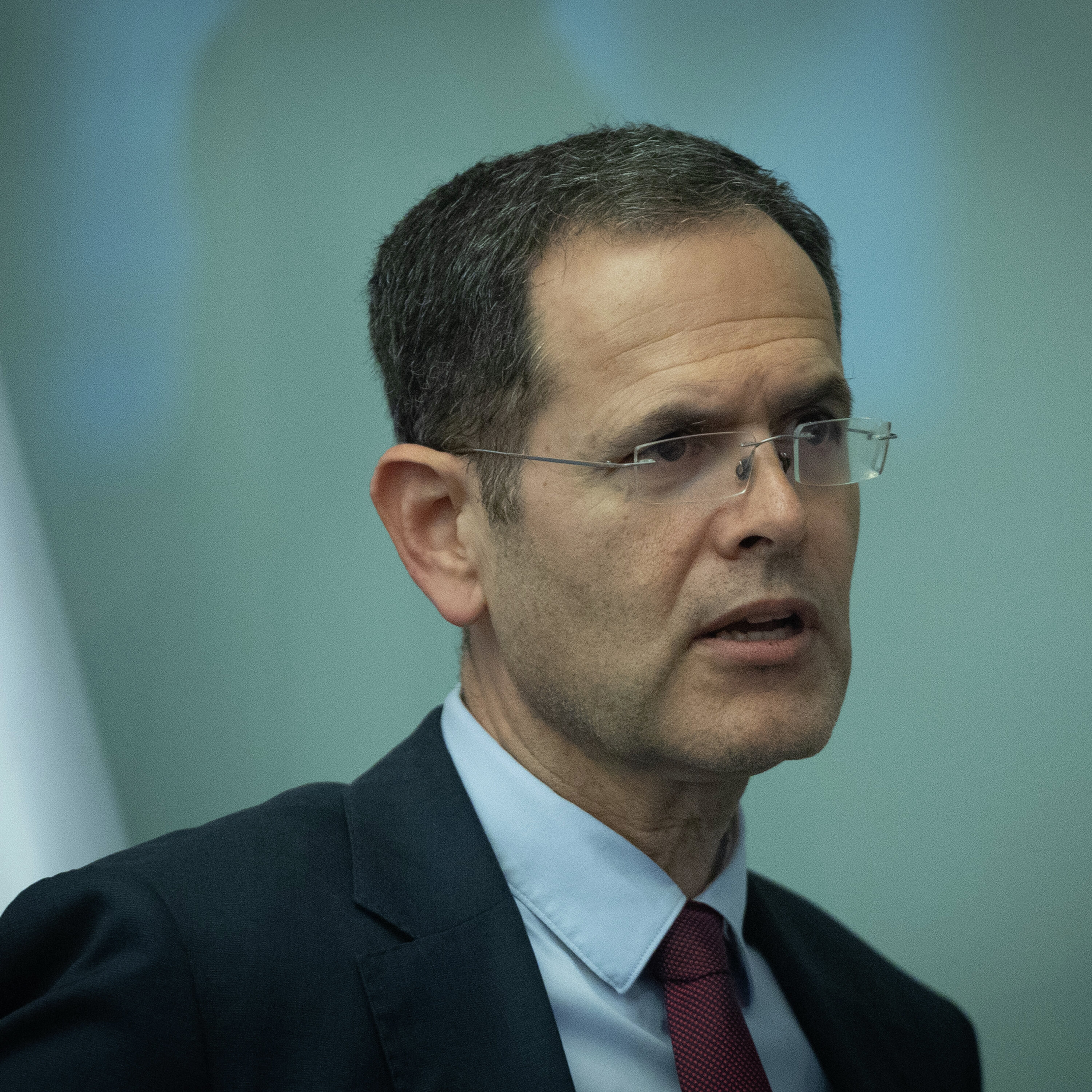 "לבחור בין שמיר ובגין לבין ואטורי - יכול לעזור לי?" "לבחור בין שמיר ובגין לבין ואטורי - יכול לעזור לי?"