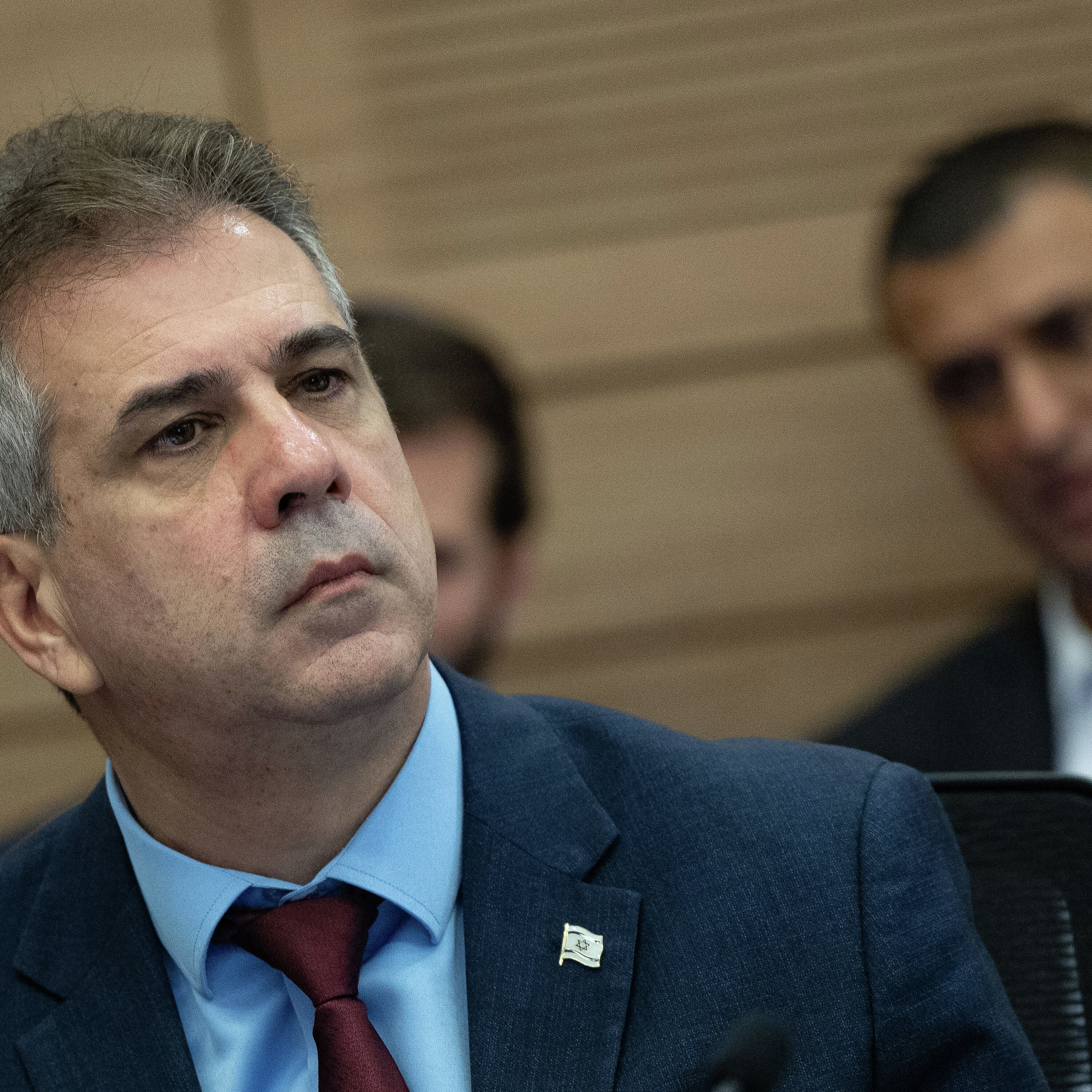 "הדרך היחידה שלהם לשרוד היא להיכנע" "הדרך היחידה שלהם לשרוד היא להיכנע"