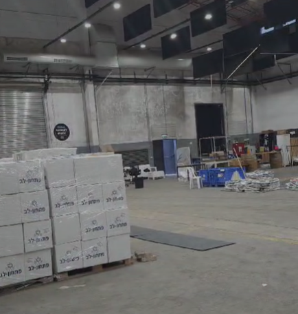 המחסן ברמת הגולן שמספק ציוד למפונים