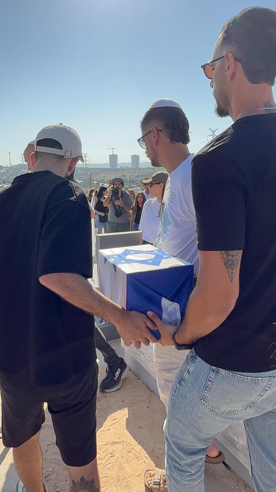 בפעם השלישית: משפחתו של אופיר צרפתי ערכה הלוויה