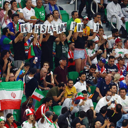איראן הודחה מגביע העולם: ובטהרן - מתנגדי משטר חגגו