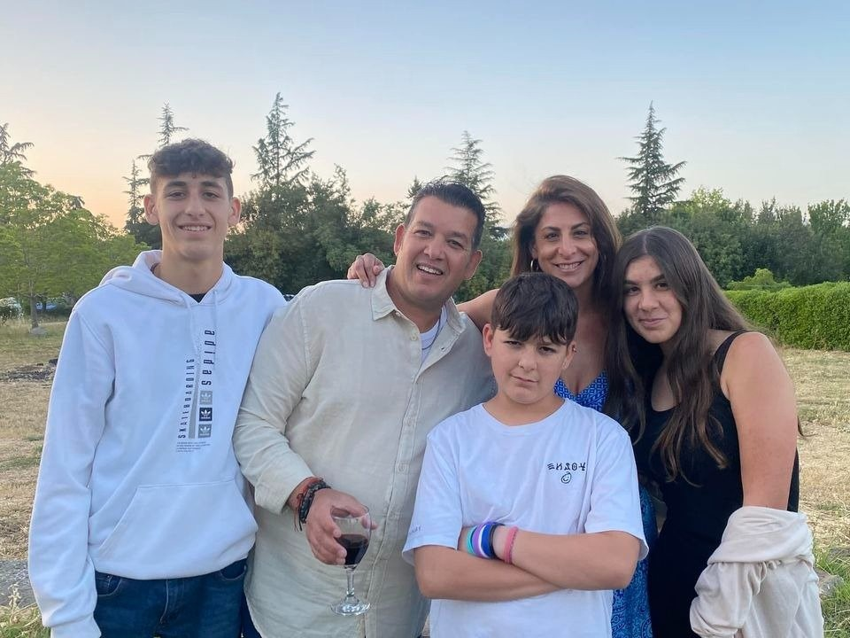 בנם של הזוג ברנס ז"ל מספר אצל אילנה דיין על השיר שכתב