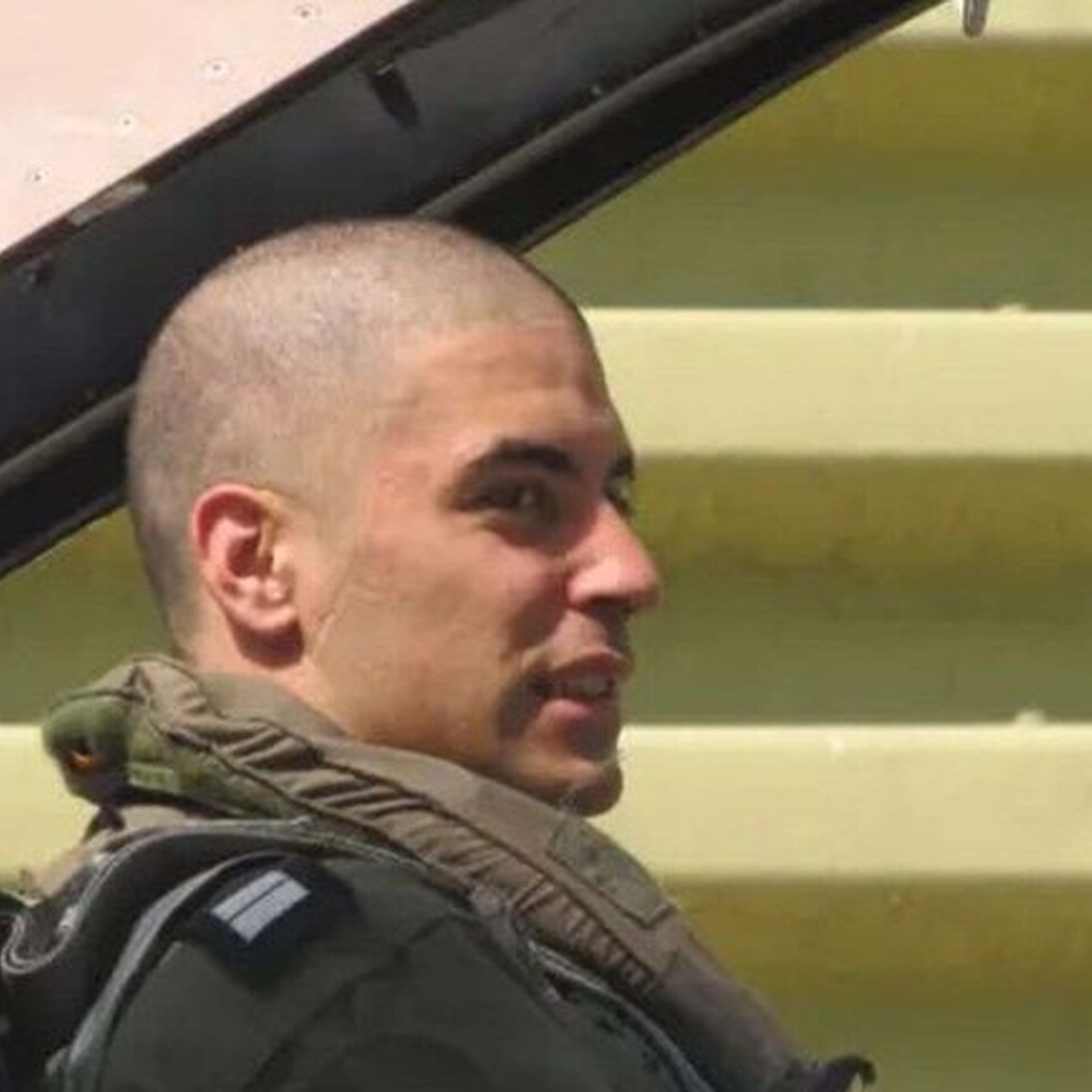 "הם כביכול אזרחים, מי דואג להם?" "הם כביכול אזרחים, מי דואג להם?"