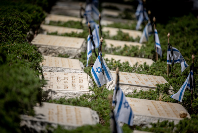 יד לבנים נגד משפחות "בוחרים בחיים": "אסור לחבר בין שכול לפוליטיקה"