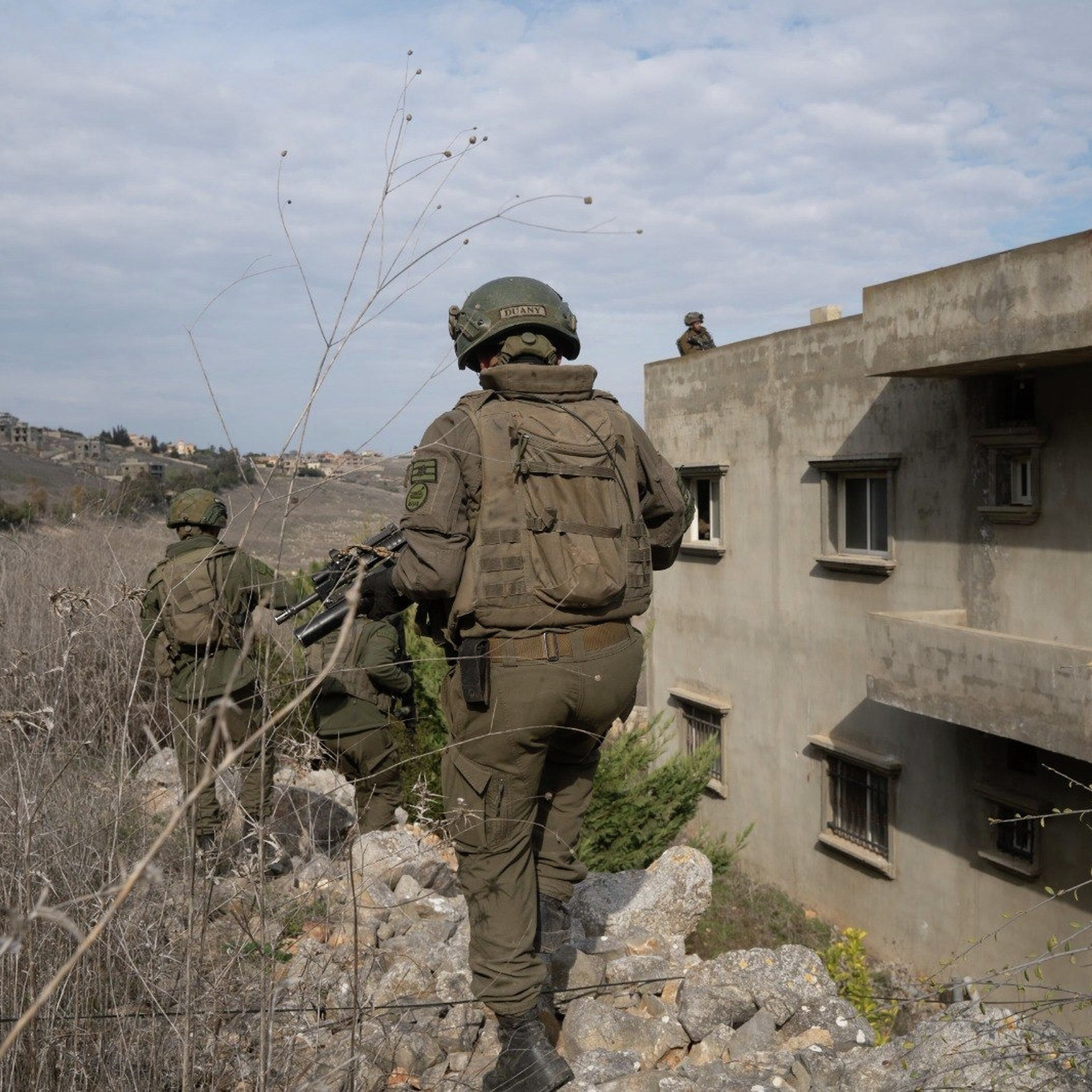 "שברתי את הכוס עם הרגל שכמעט איבדתי" "שברתי את הכוס עם הרגל שכמעט איבדתי"