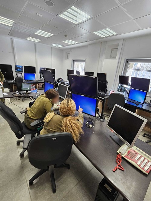 שיחה עם התצפיתניות שבגבול לבנון