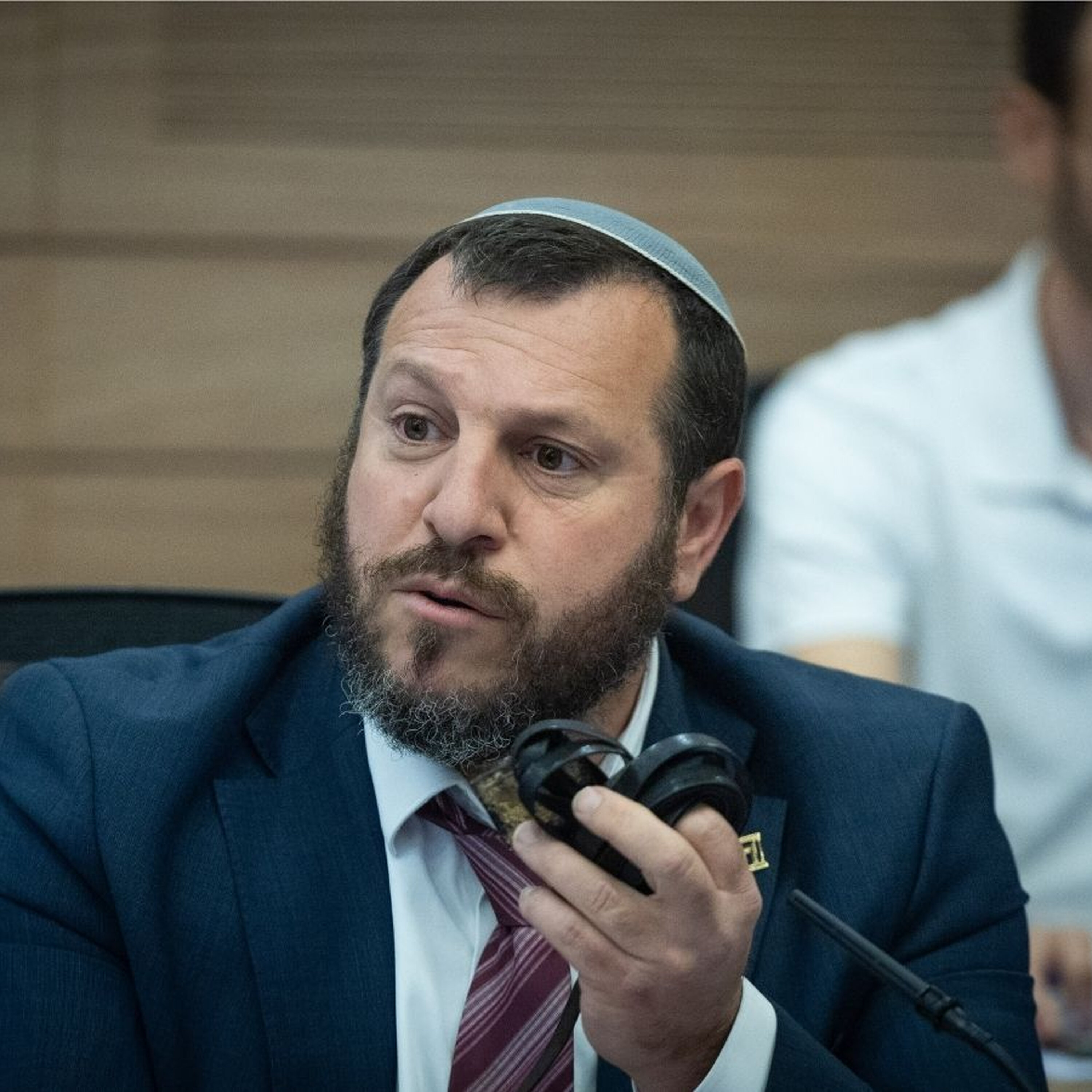 השר אליהו: "נערים שעושים שטויות, לא טרוריסטים" השר אליהו: "נערים שעושים שטויות, לא טרוריסטים"