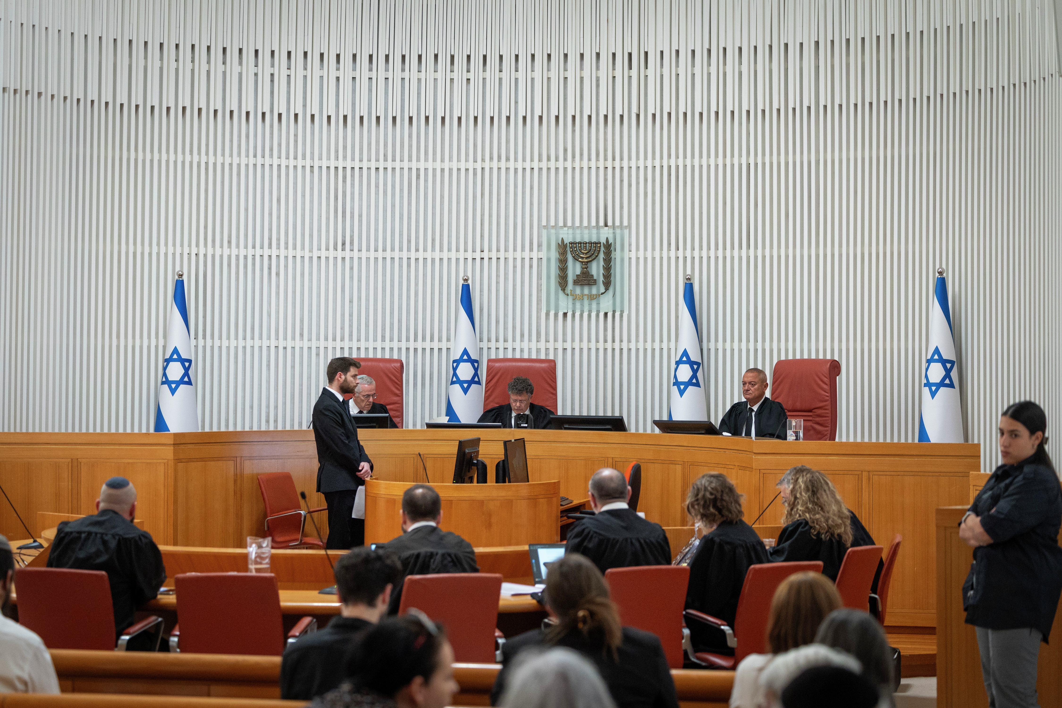 עלייה של כ-58% במספר התיקים הפתוחים בבג"ץ episode artwork