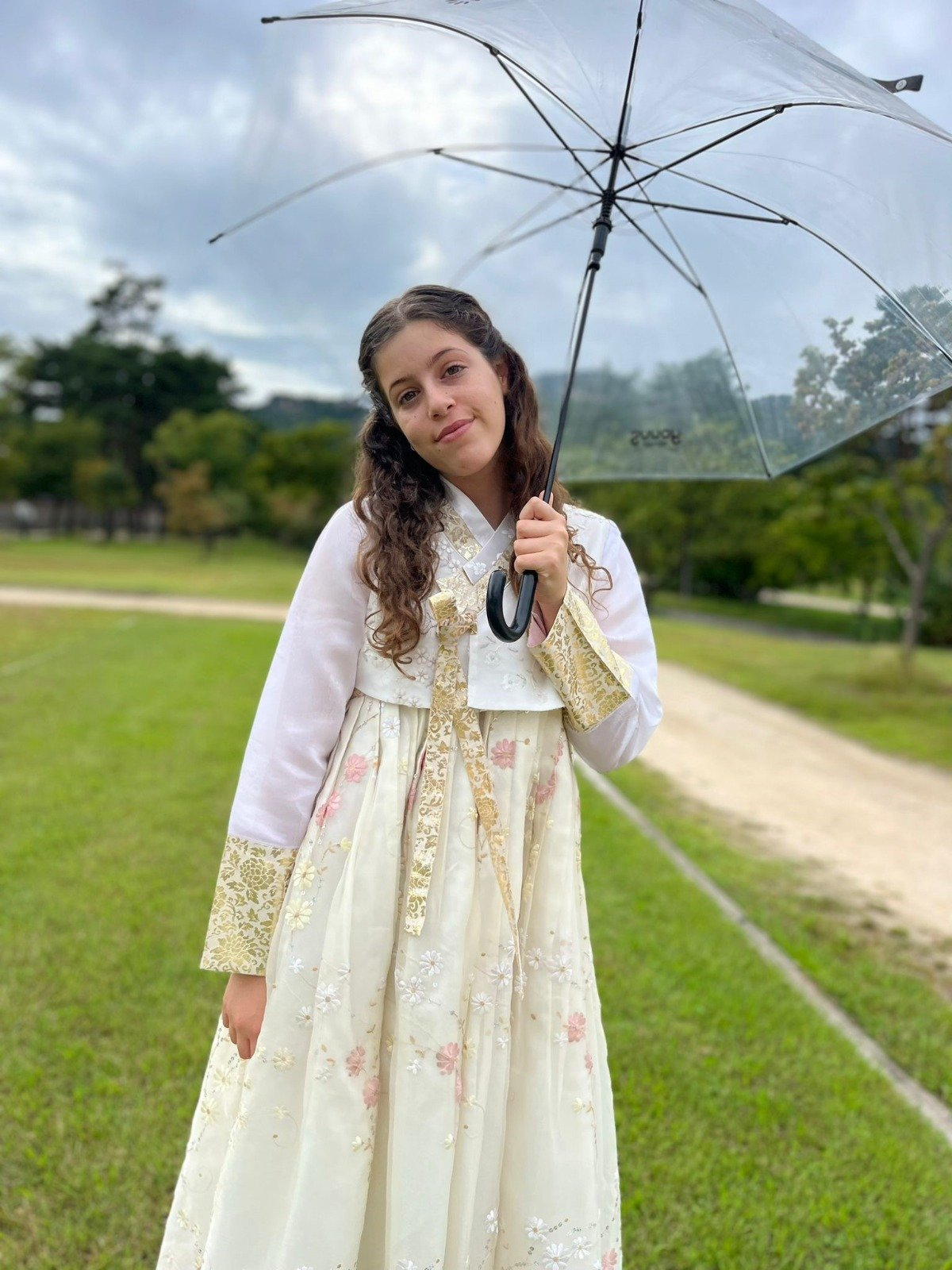 חברת משפחה של הילה רותם שושני: "אומרת שהיא ואמה היו יחד"