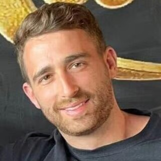 "את כולם עכשיו - מי בממשלה מרוויח מהמשך הטרגדיה?"