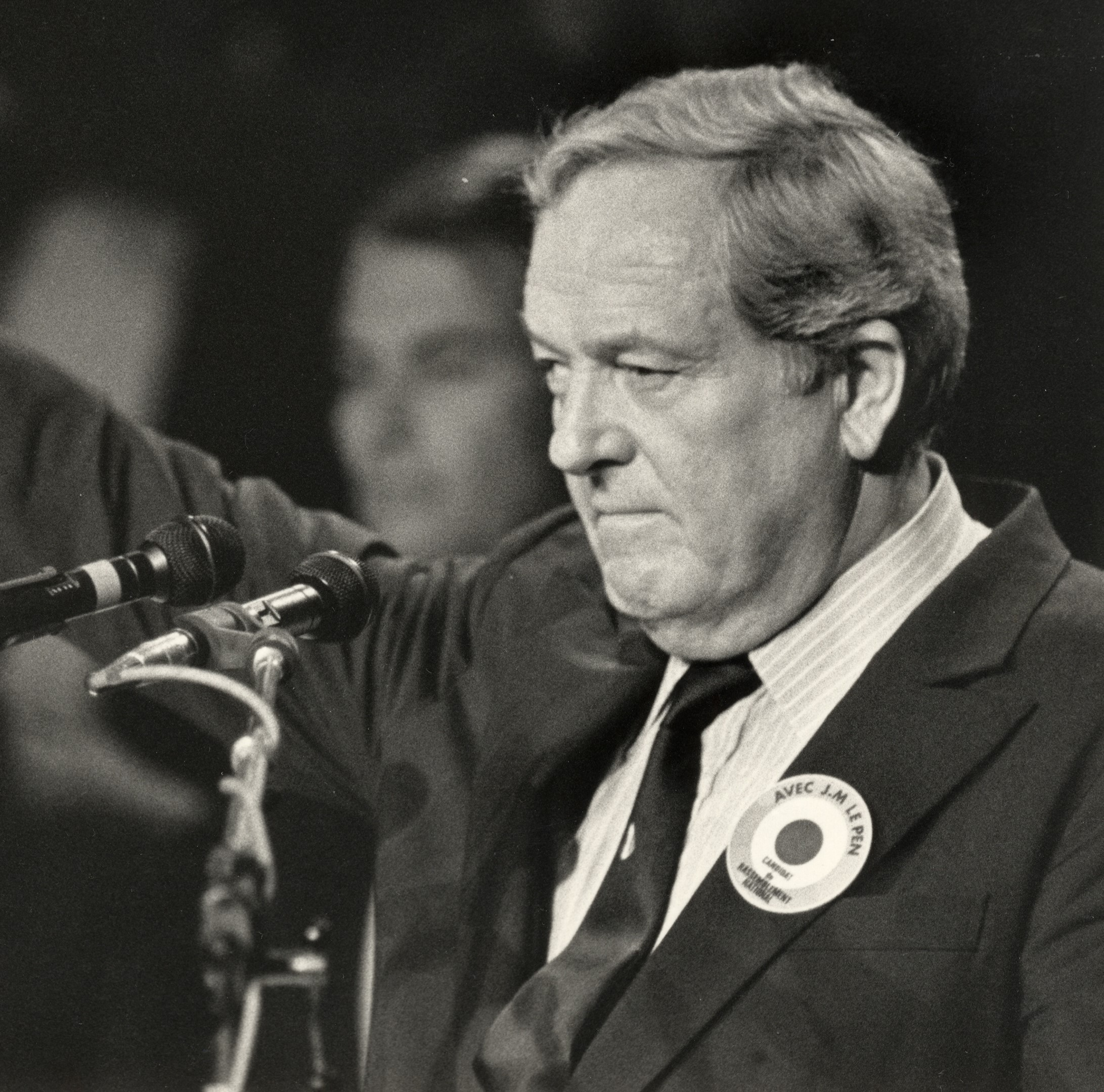 פרידה ממנהיג הימין הקיצוני בצרפת (ומכחיש השואה) ז'אן לה פן