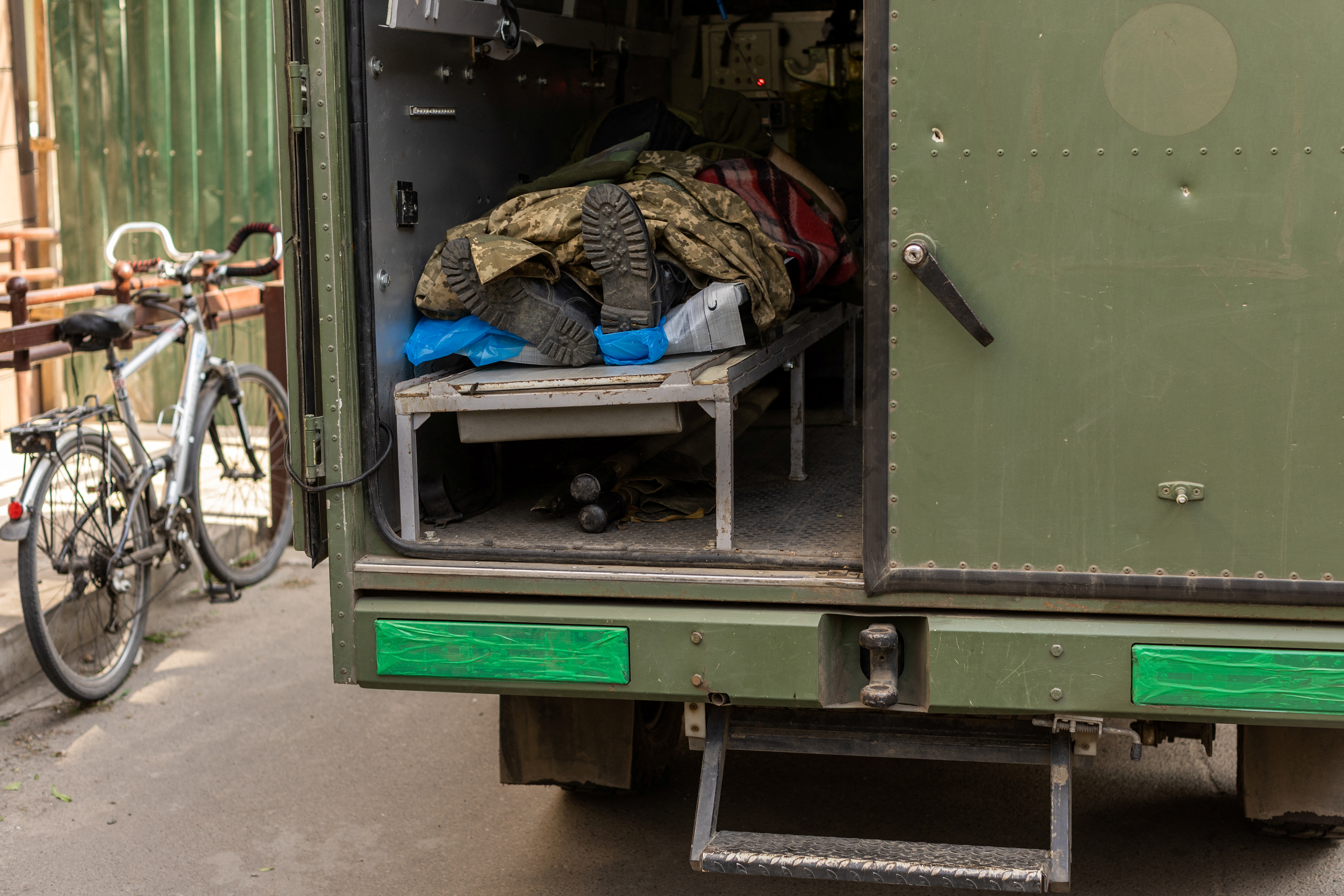 נשארים בקו האש: הרופאים האוקראינים שלא מוותרים על השליחות