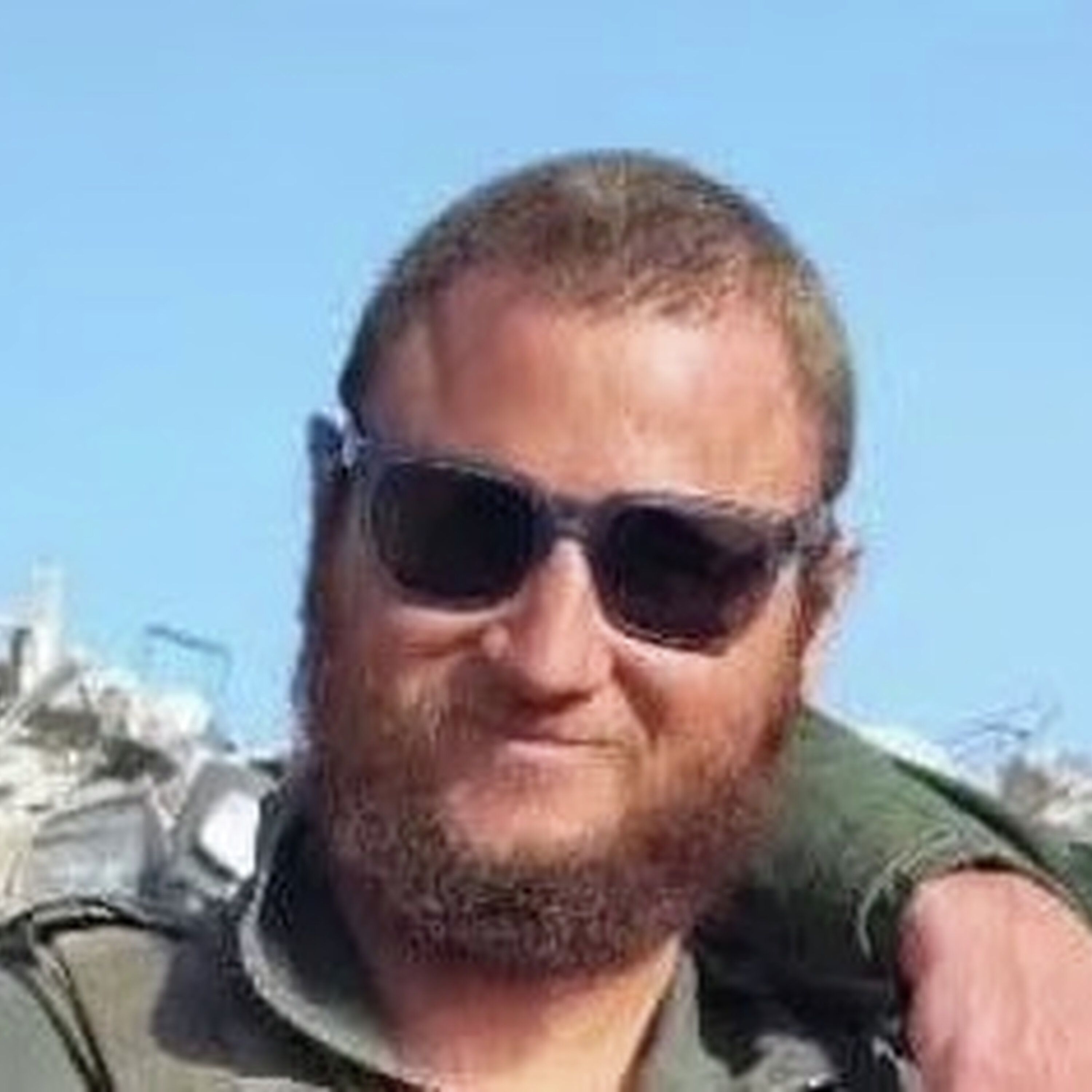 "היה תמיד עוזר לכולם - הוא הרגיש שהשירות שלו הוא שליחות" "היה תמיד עוזר לכולם - הוא הרגיש שהשירות שלו הוא שליחות"