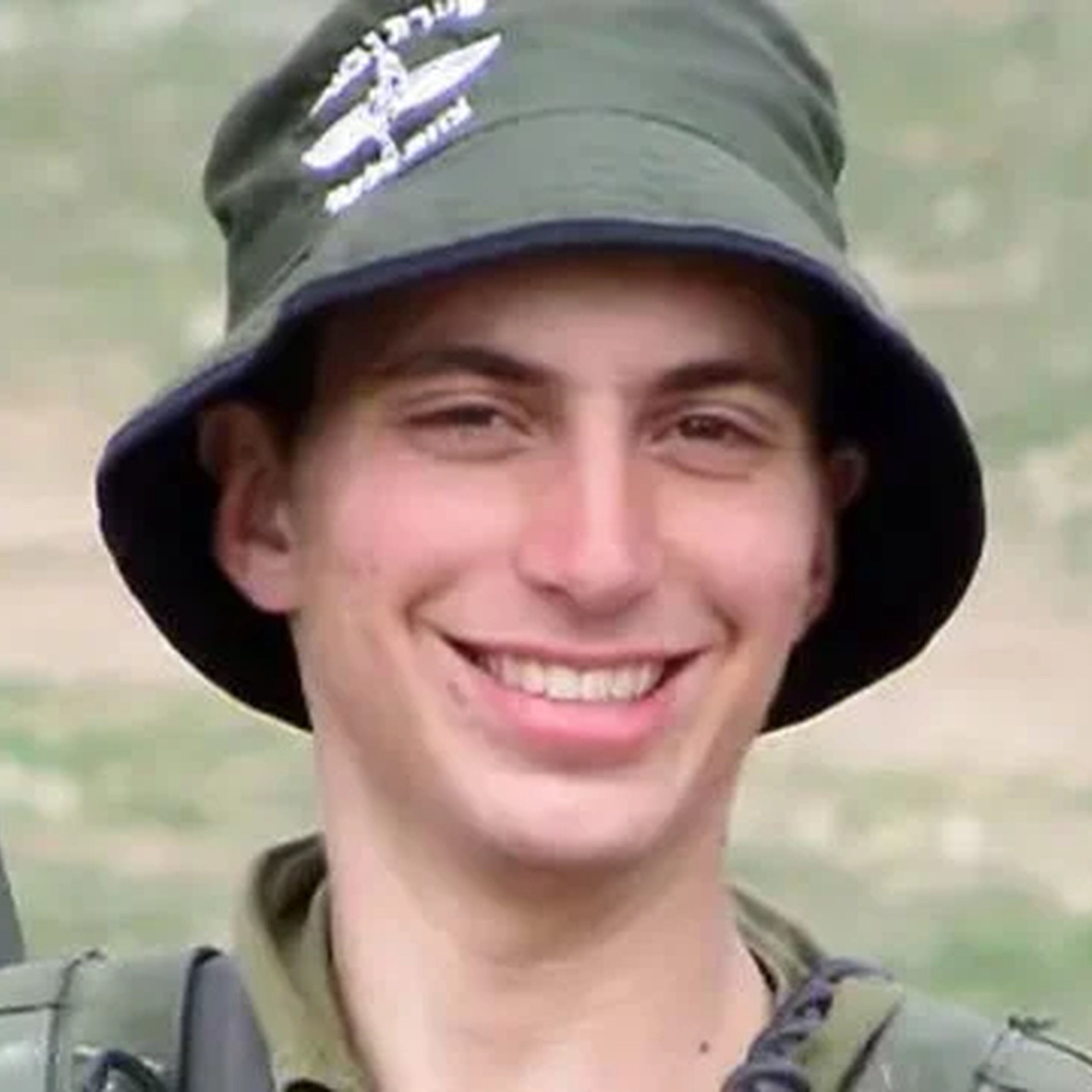 "הוא העריך שאנחנו נהיה האחרונים שנכנסים" "הוא העריך שאנחנו נהיה האחרונים שנכנסים"