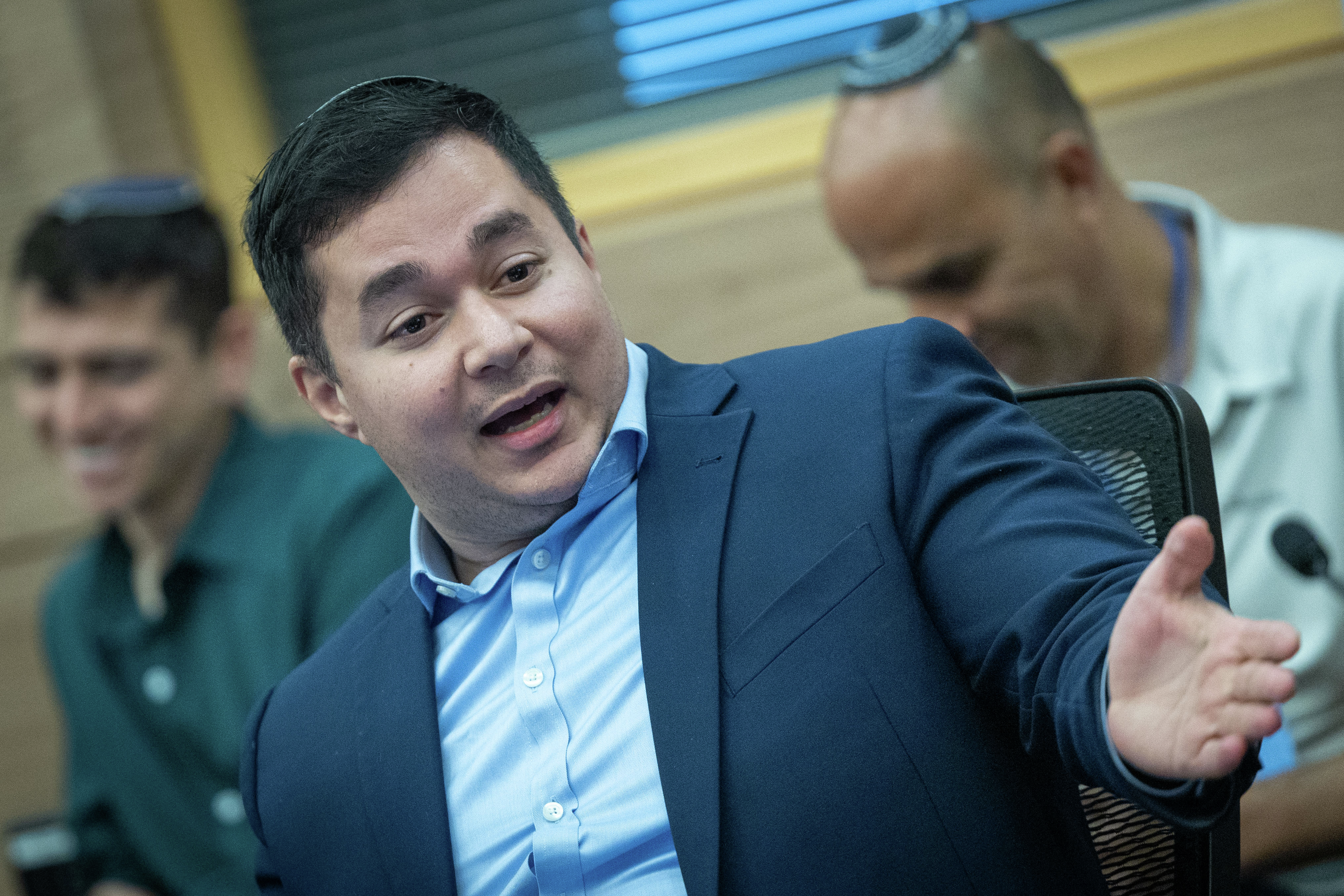 "לא אהיה חותמת גומי בחוק הגיוס"