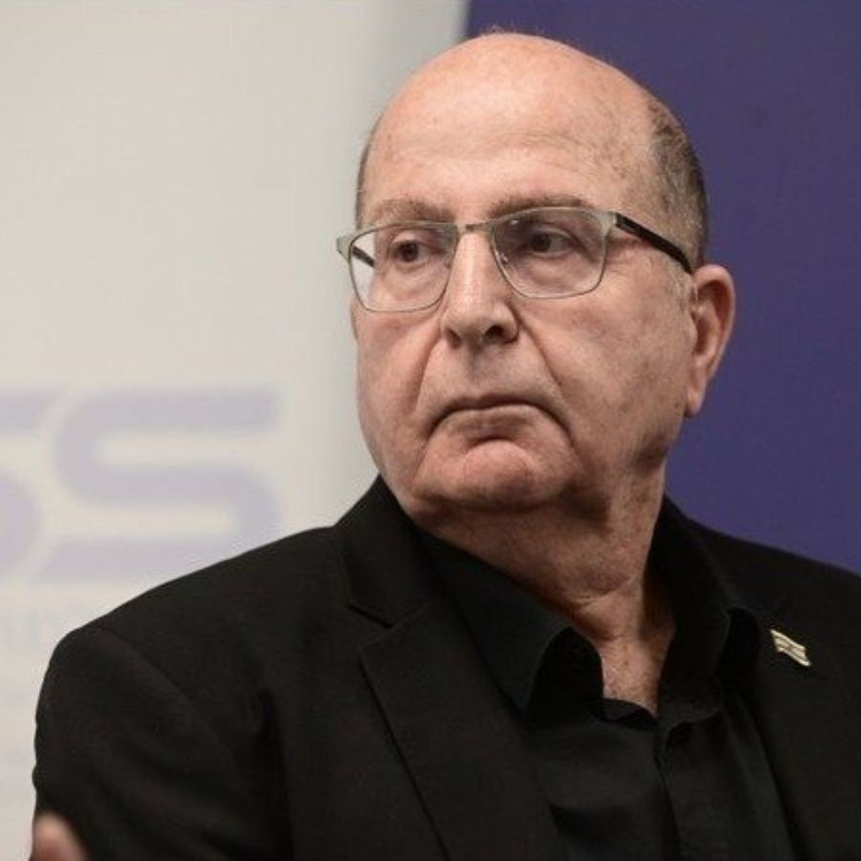 "החרדים מקבלים את חוק הגיוס כי הוא לא יגייס חרדים" "החרדים מקבלים את חוק הגיוס כי הוא לא יגייס חרדים"