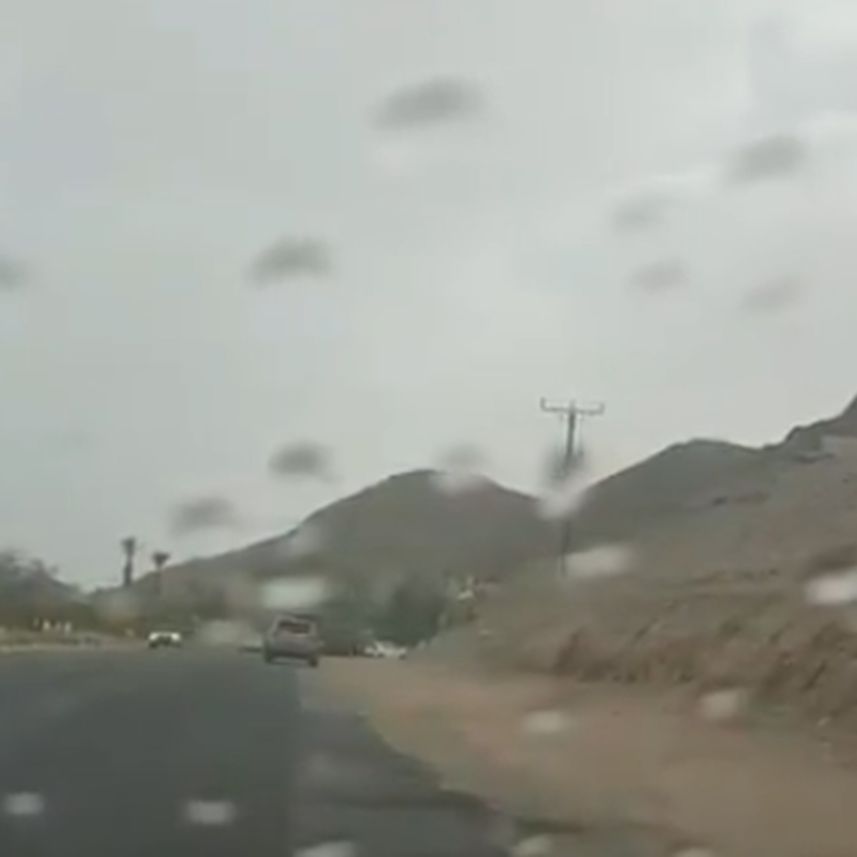 "2 כניסות היחידות לאילת חסומות - העיר נצורה" "2 כניסות היחידות לאילת חסומות - העיר נצורה"