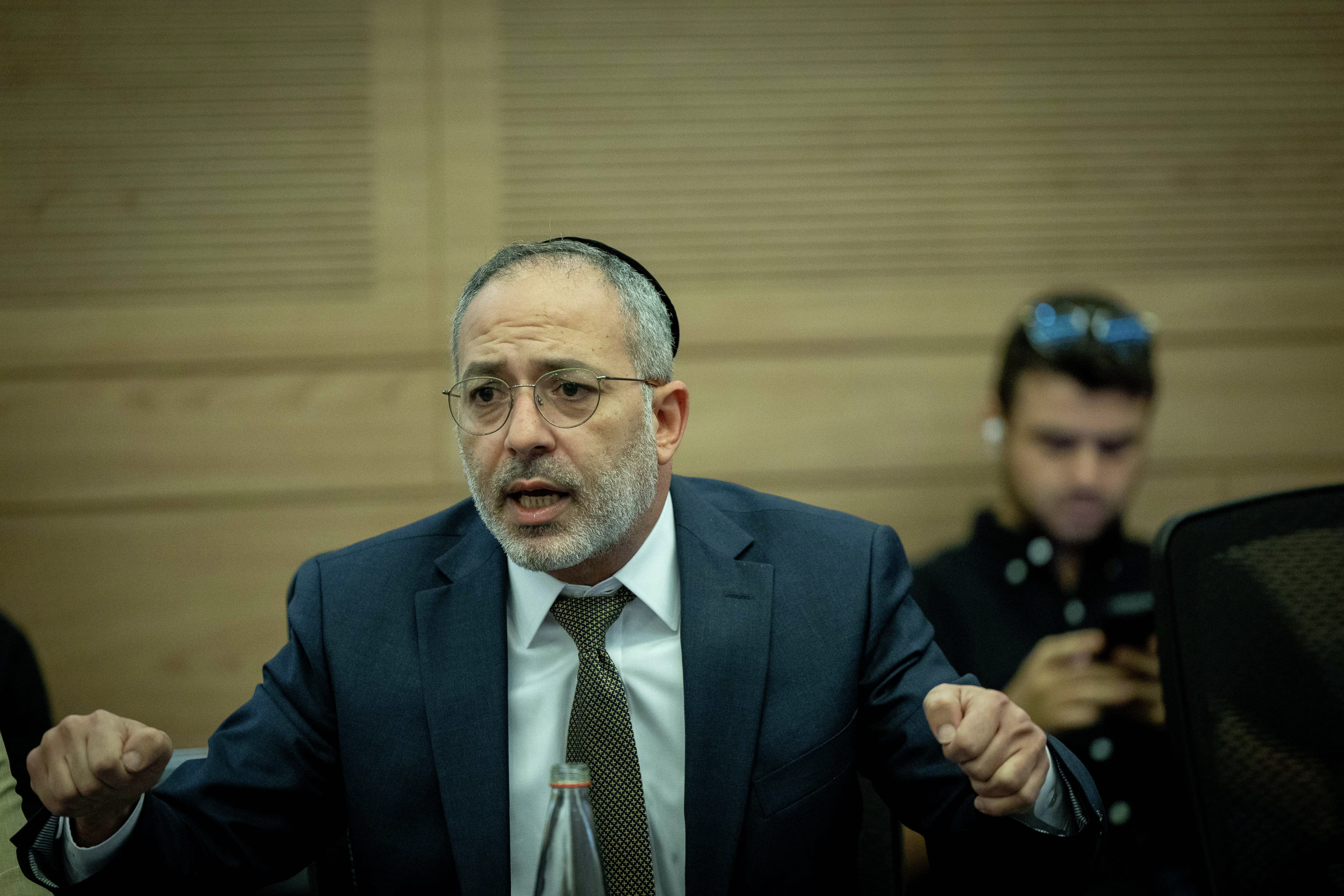 "הפכו מעניין ערכי לפופוליזם לשמו"