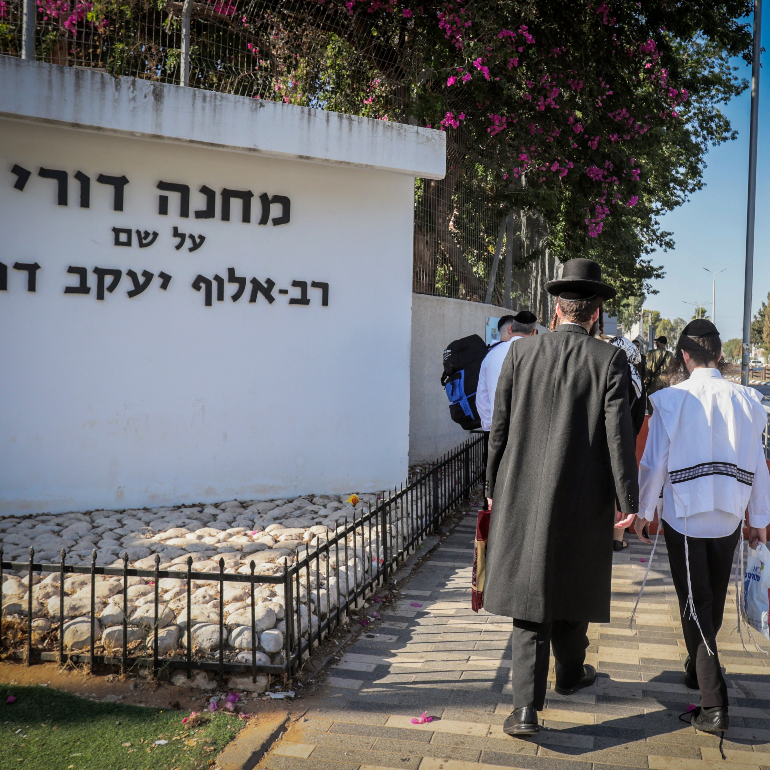 "הניסיון להגיע לפשרה עם המפלגות החרדיות לא רלוונטי" episode artwork