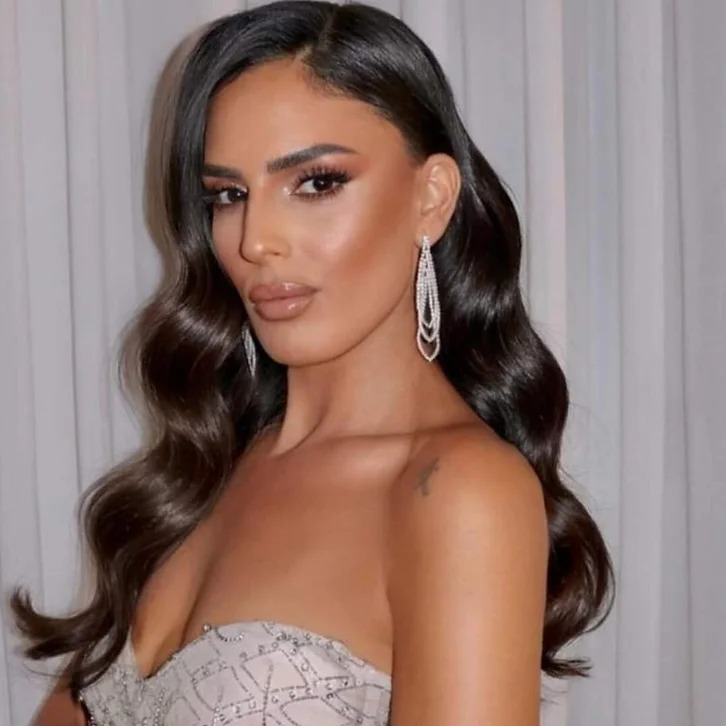 אחותה של "האישה בשמלה השחורה" משתפת