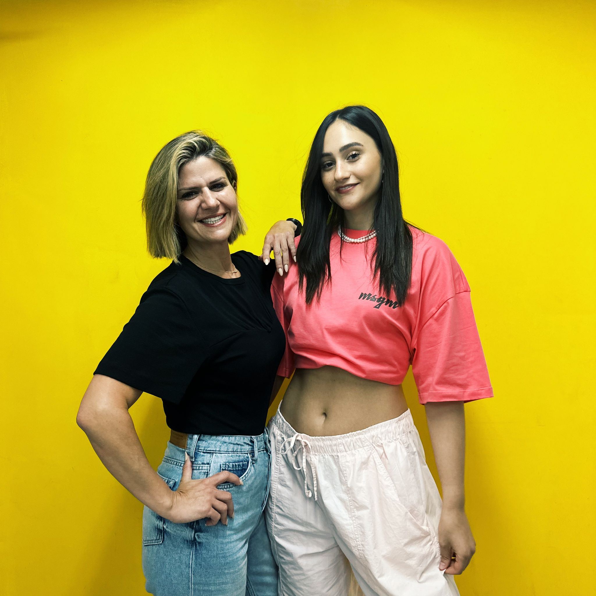הדר מרקס מארחת את אגם בוחבוט במדינה בדרך episode artwork