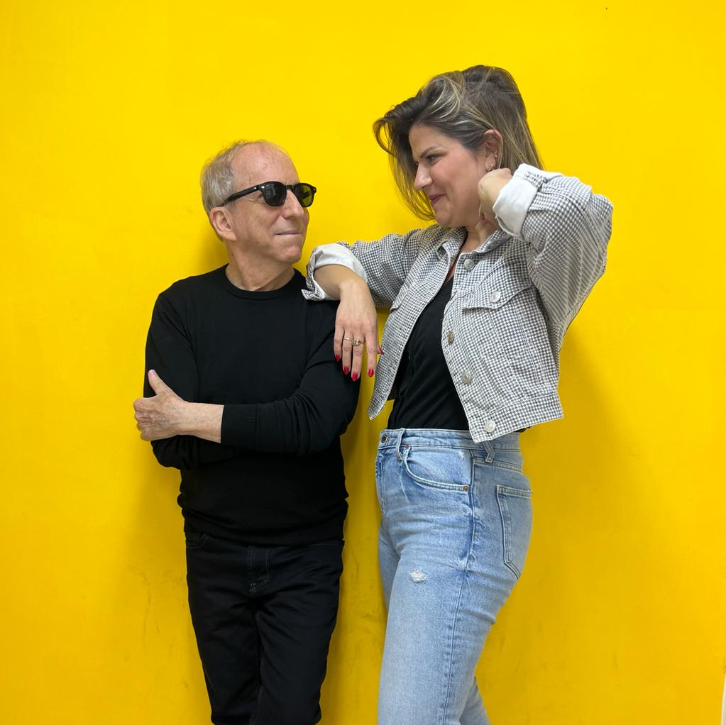 הדר מרקס מארחת את דני סנדרסון במדינה בדרך