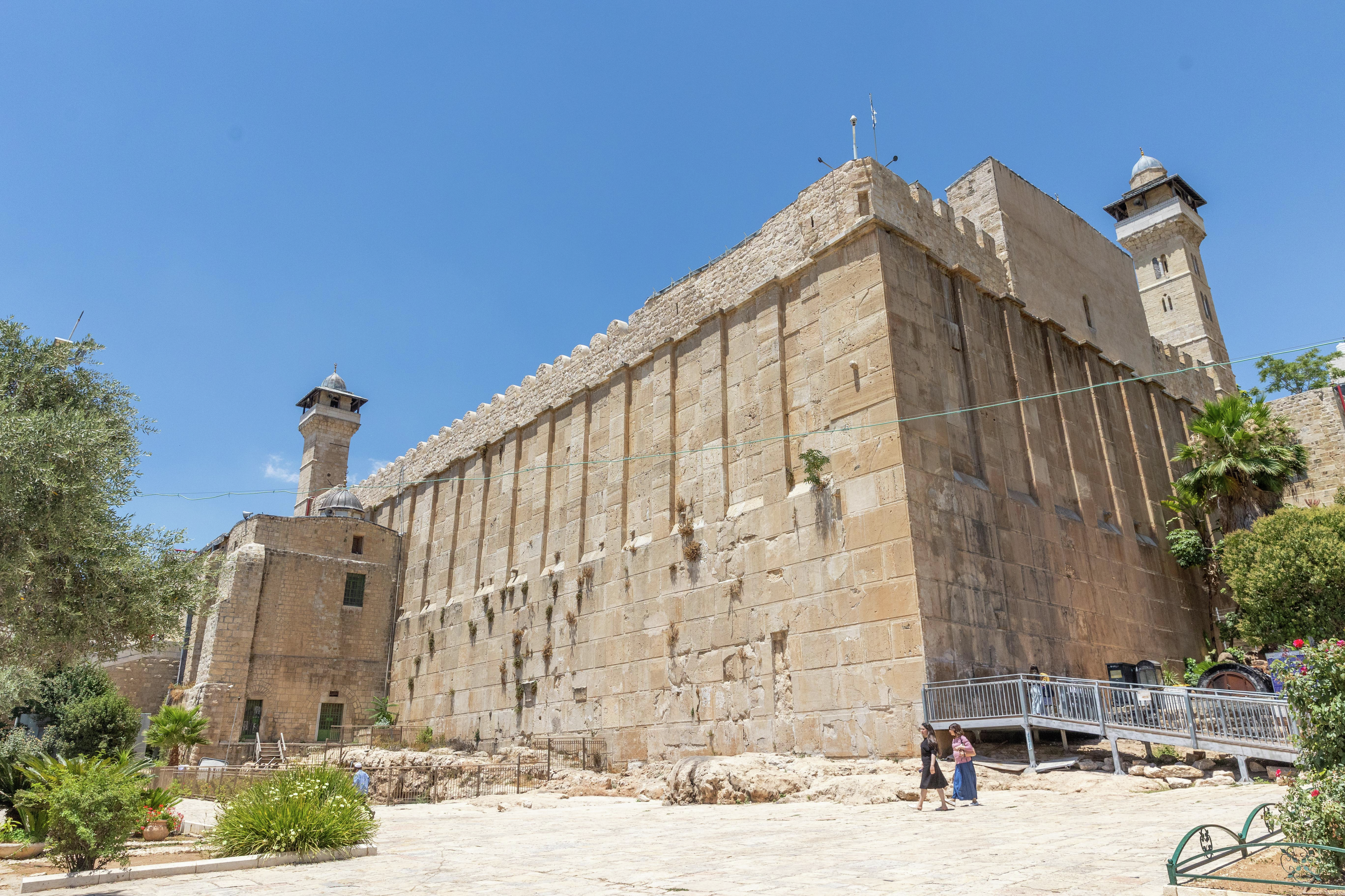 יהודים הורשו להתפלל בשער מערת המכפלה בימי שישי של רמדאן | בוקר טוב ישראל, 08.04.2025