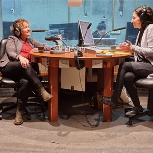 רוית הכט עם פרופ' קרנית פלוג