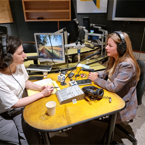 רוית הכט מדברת עם לינוי בר גפן