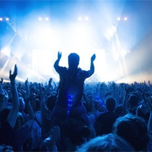 להקת "דודה" בהופעה פומבית