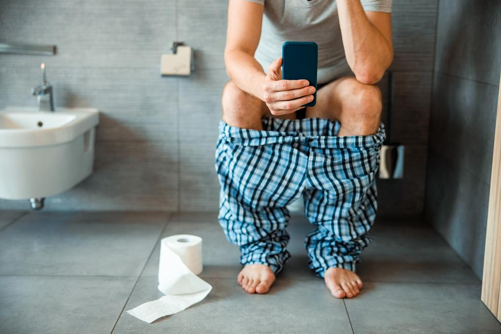 Urologist says men should sit down to pee!