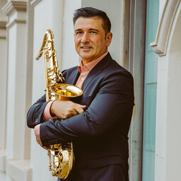 Evan Carydakis - saxophone musician and smooth jazz producer