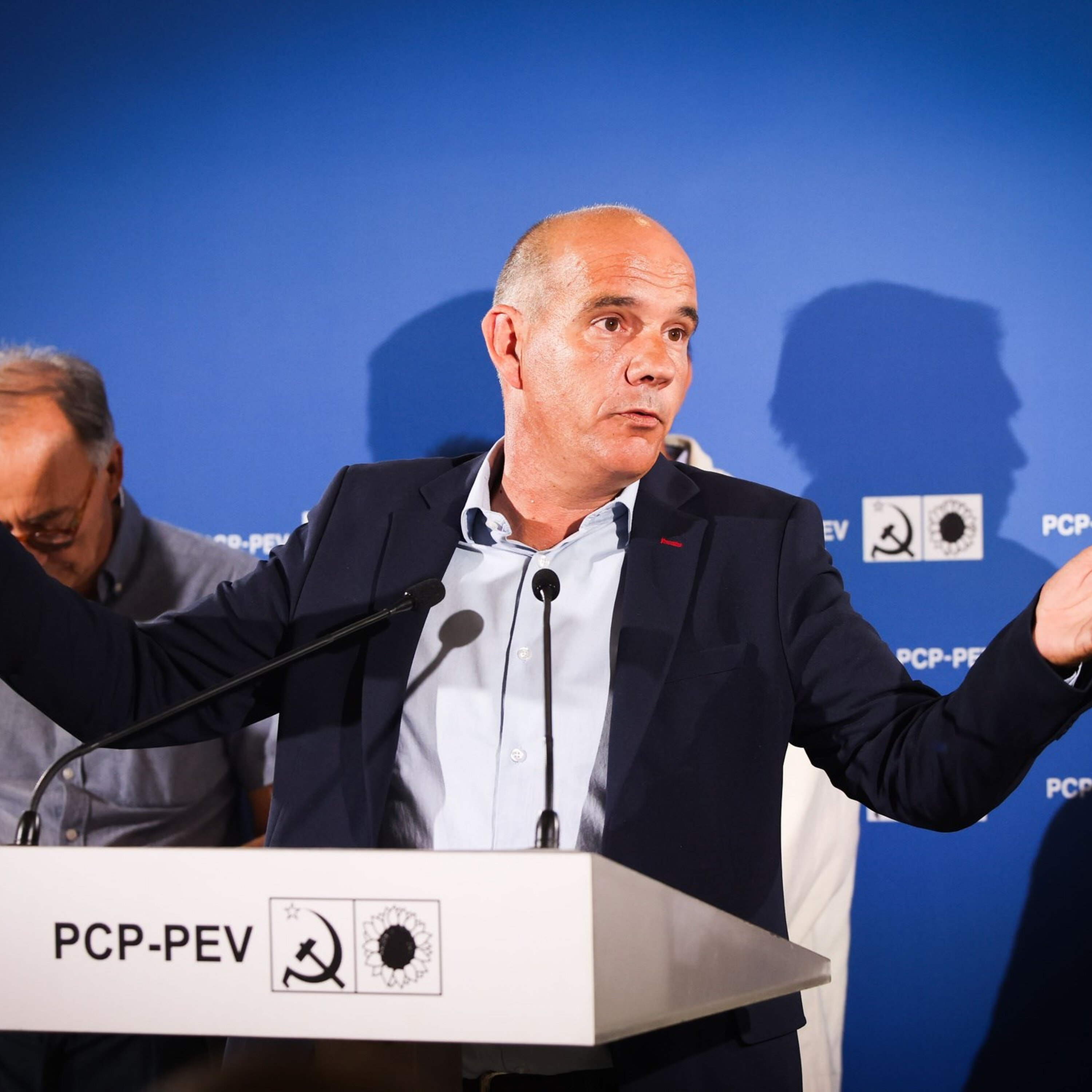 CDU orgulhosamente só e o apoio envergonhado do PS a Seguro