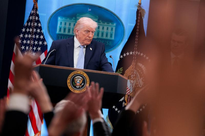 O cessar-fogo dá tréguas a Trump em Washington?