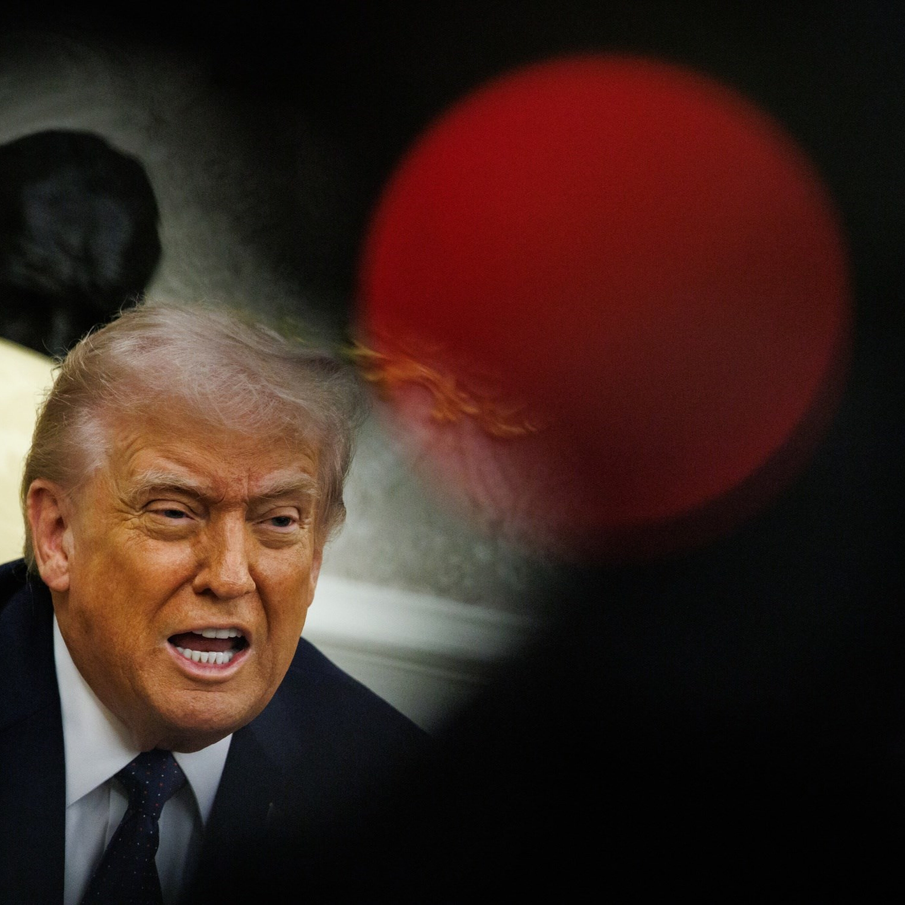 Ameaça iminente ou distracção? A nova e impopular guerra de Trump no Irão