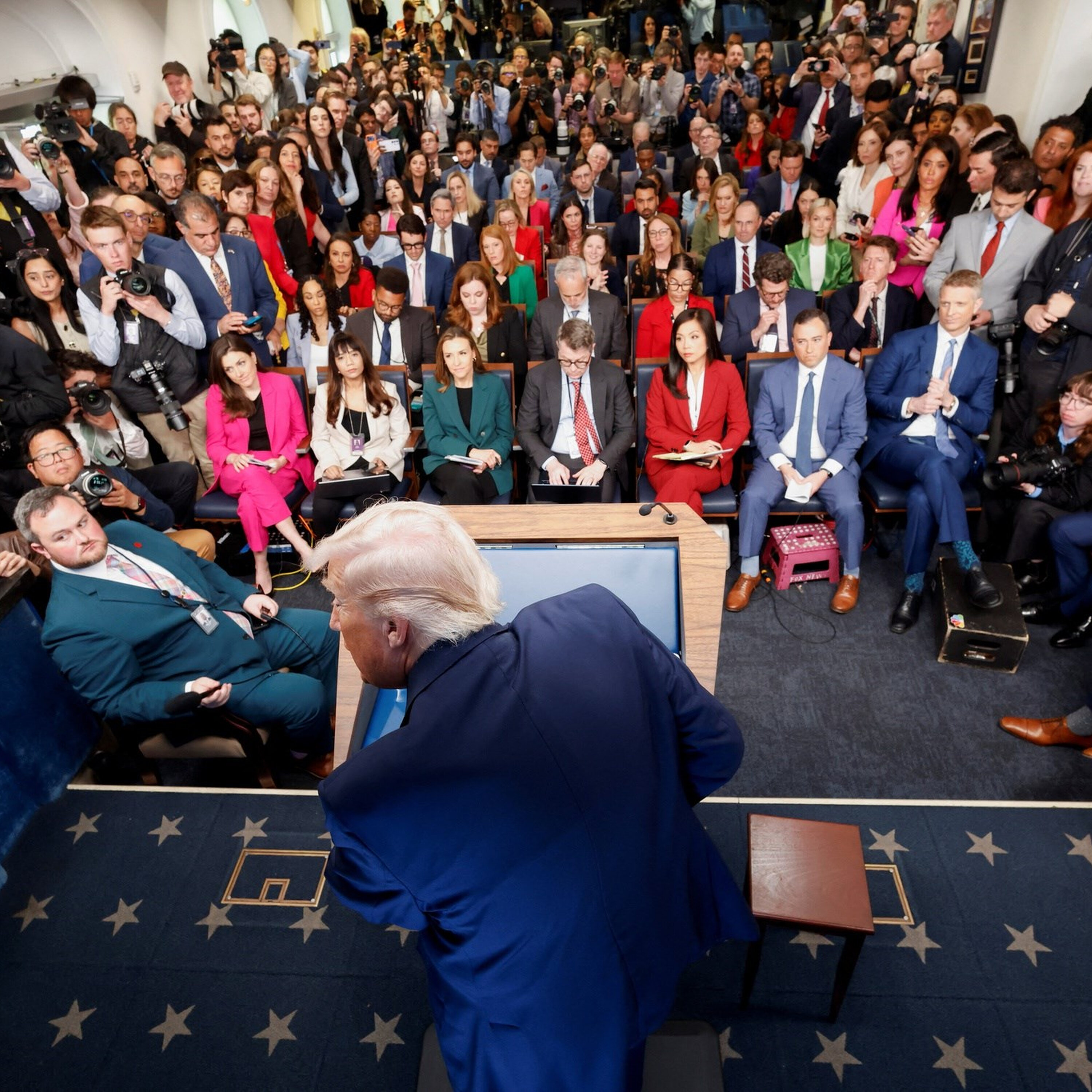 Trump ameaçou Irão com “apocalipse”, mas “precisava de saída rápida” para a guerra episode artwork