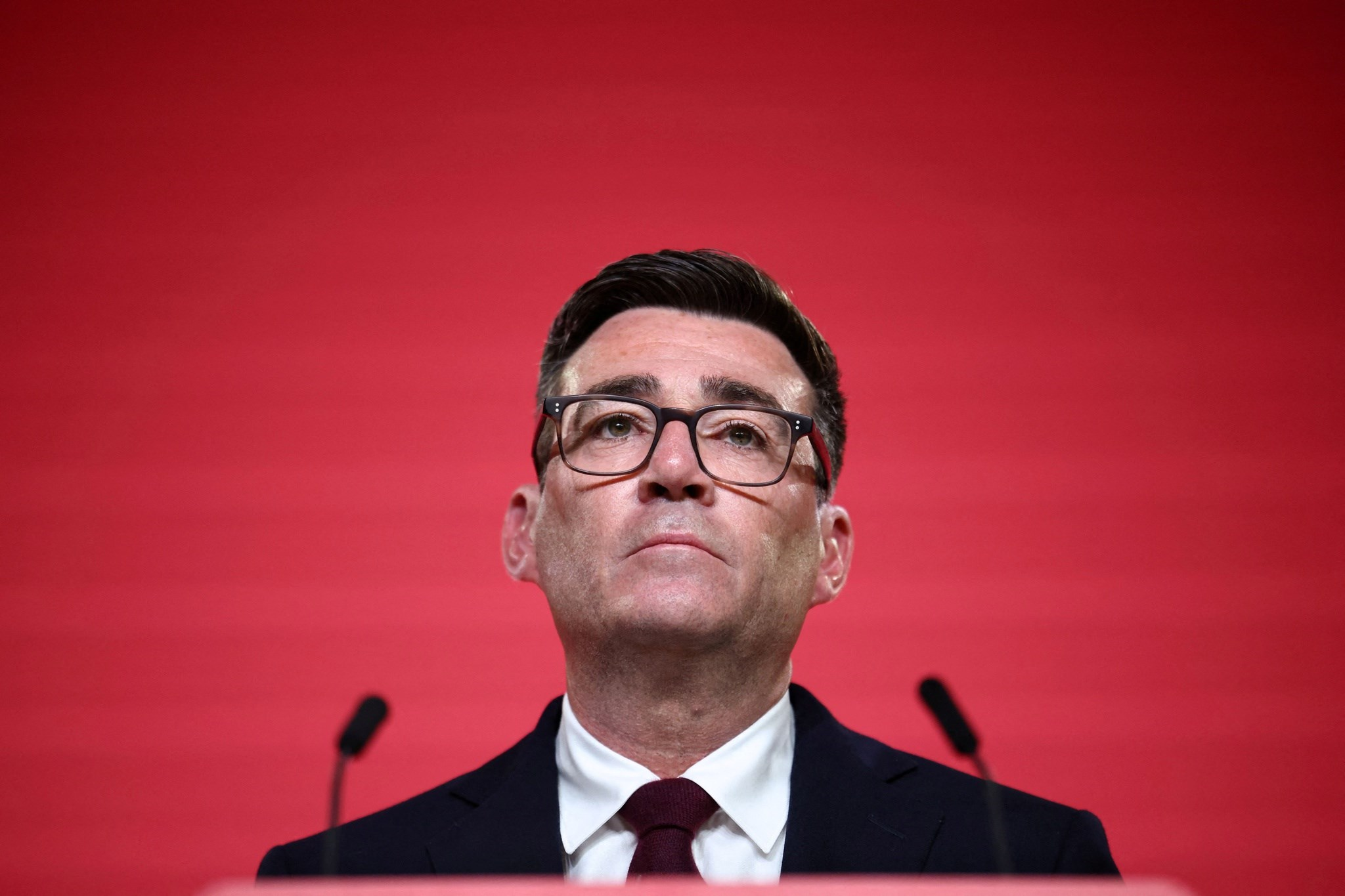 Burnham “tem uma visão da economia e da sociedade que é relevante neste momento de mudança”