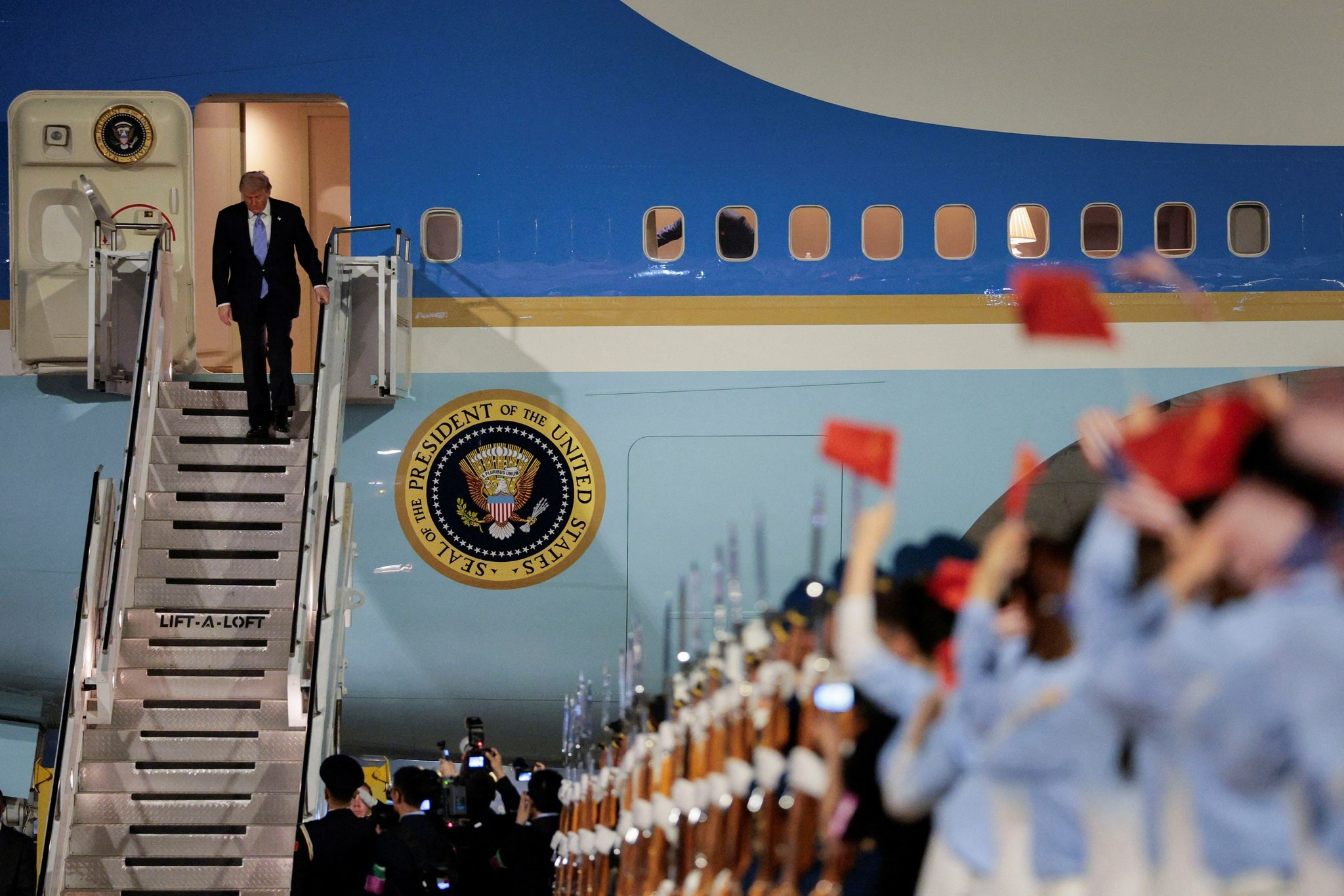Trump visita Xi para acertar “détente geoeconómica e geopolítica” entre EUA e China