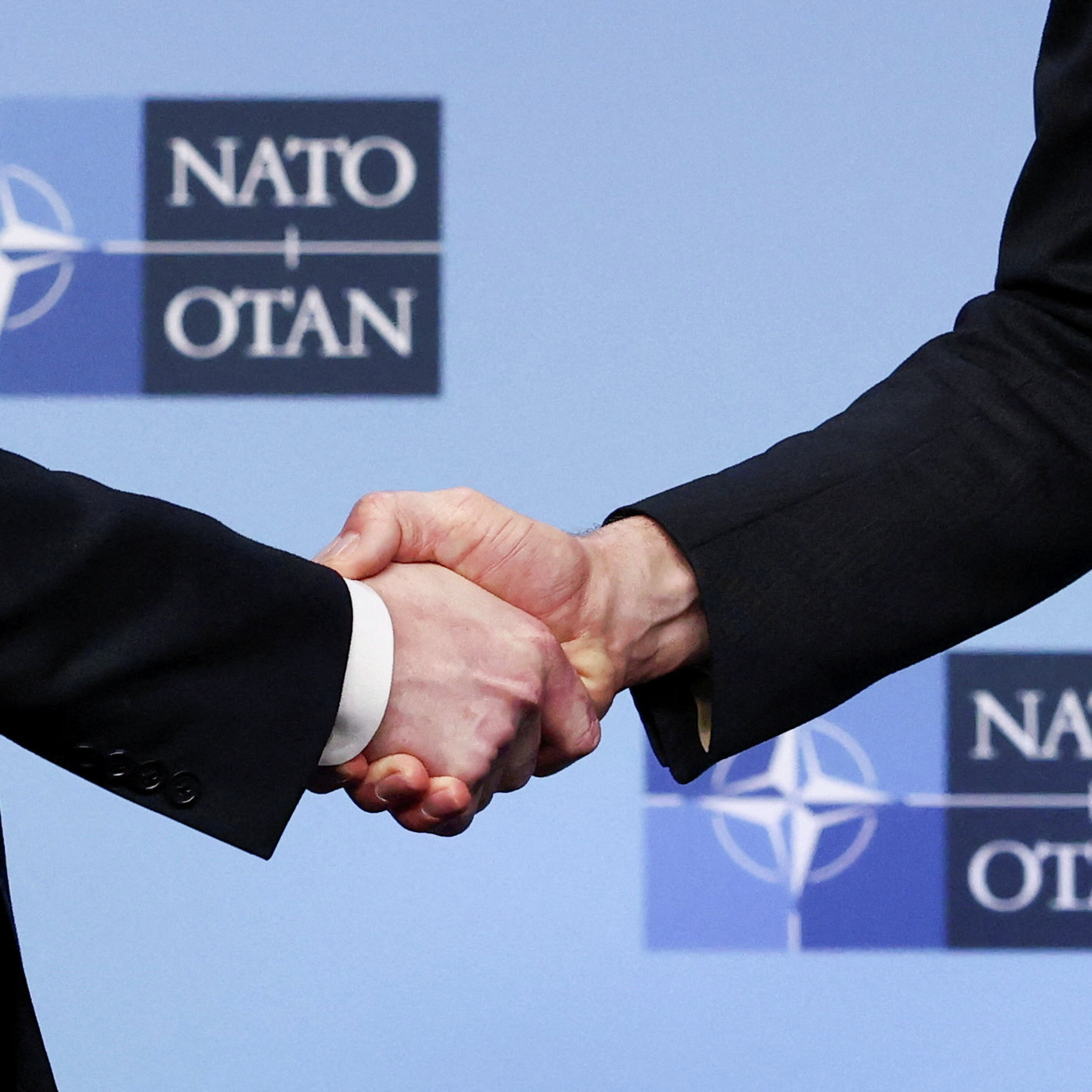“NATO 3.0”: EUA “autorizam Europa a ter Exército próprio para se defender da Rússia” episode artwork