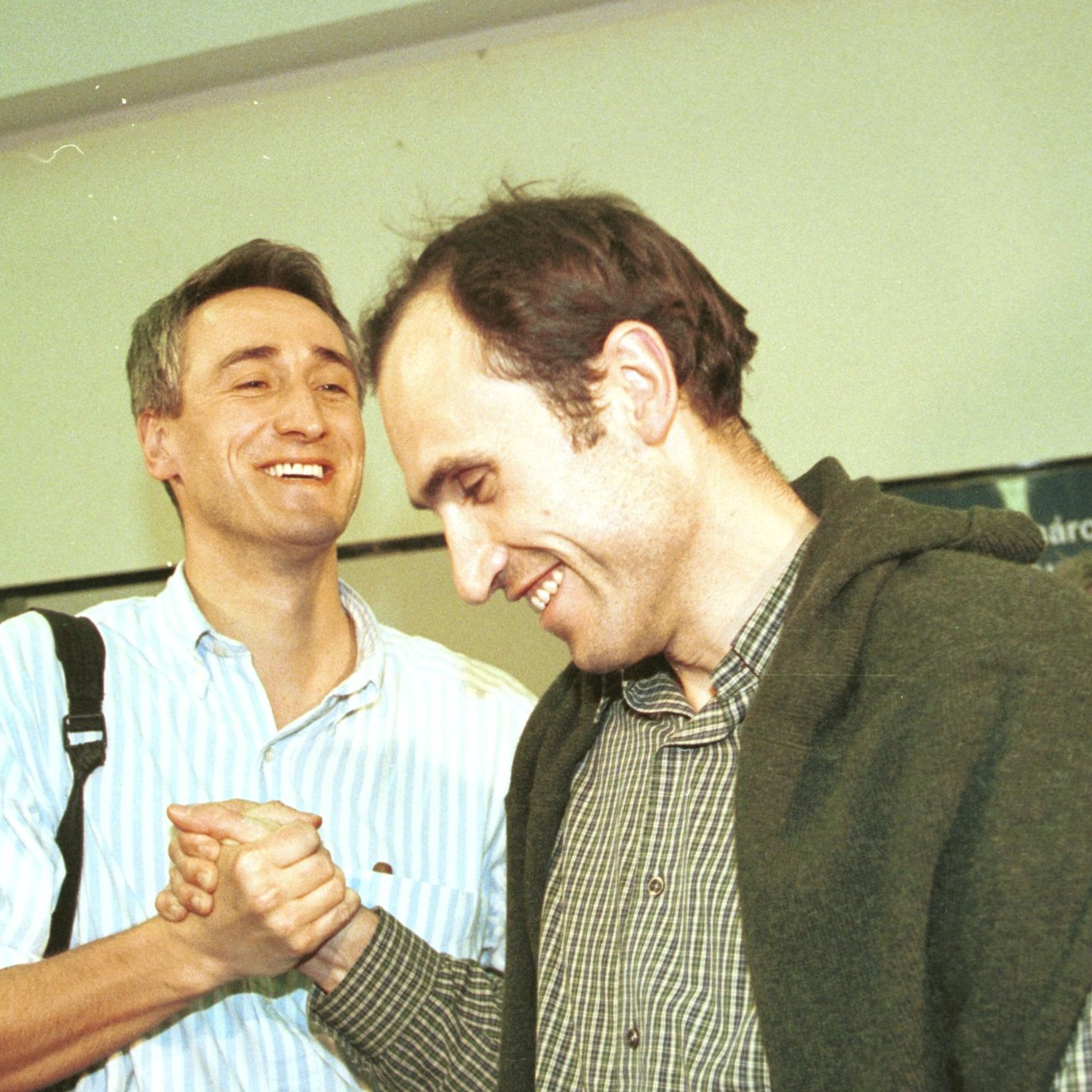 Bubeník a Pilip: Voda tekla jen dvakrát denně a bachaři nás nenechali spát (K věci, 28. leden 2021)