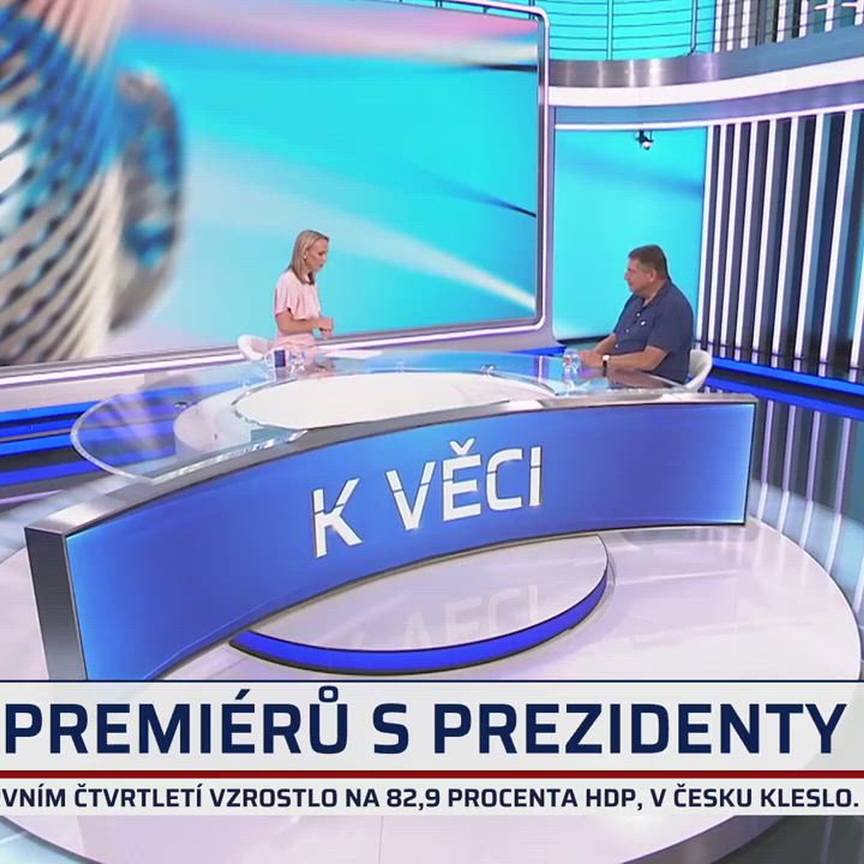 Paroubek: Soudci jdou Pavlovi na ruku, kritika je na místě. Prezident má být kladečem věnců episode artwork