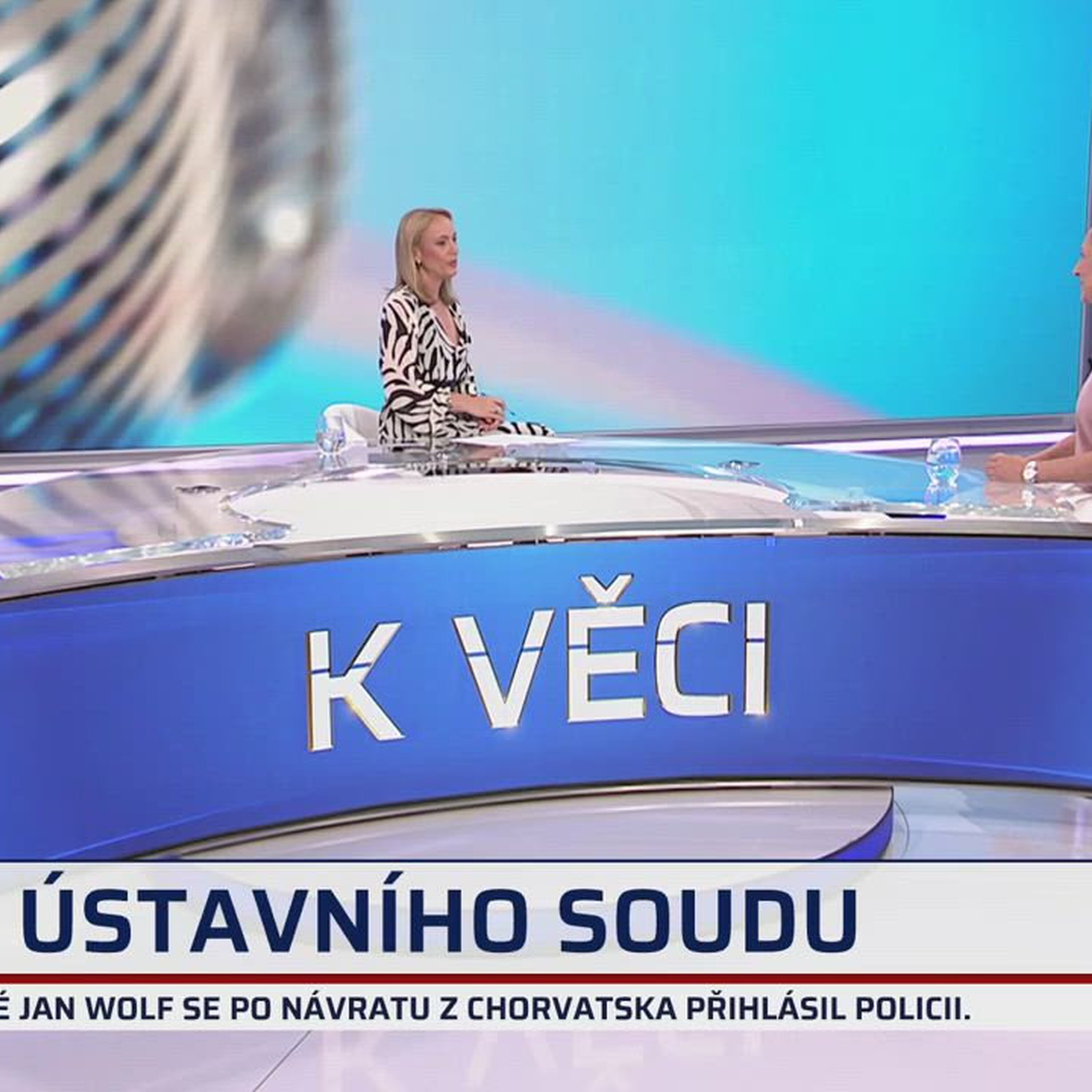 Udženija: Prezident i premiér by měli potlačit mužské ego. Společnost je rozeštvaná episode artwork