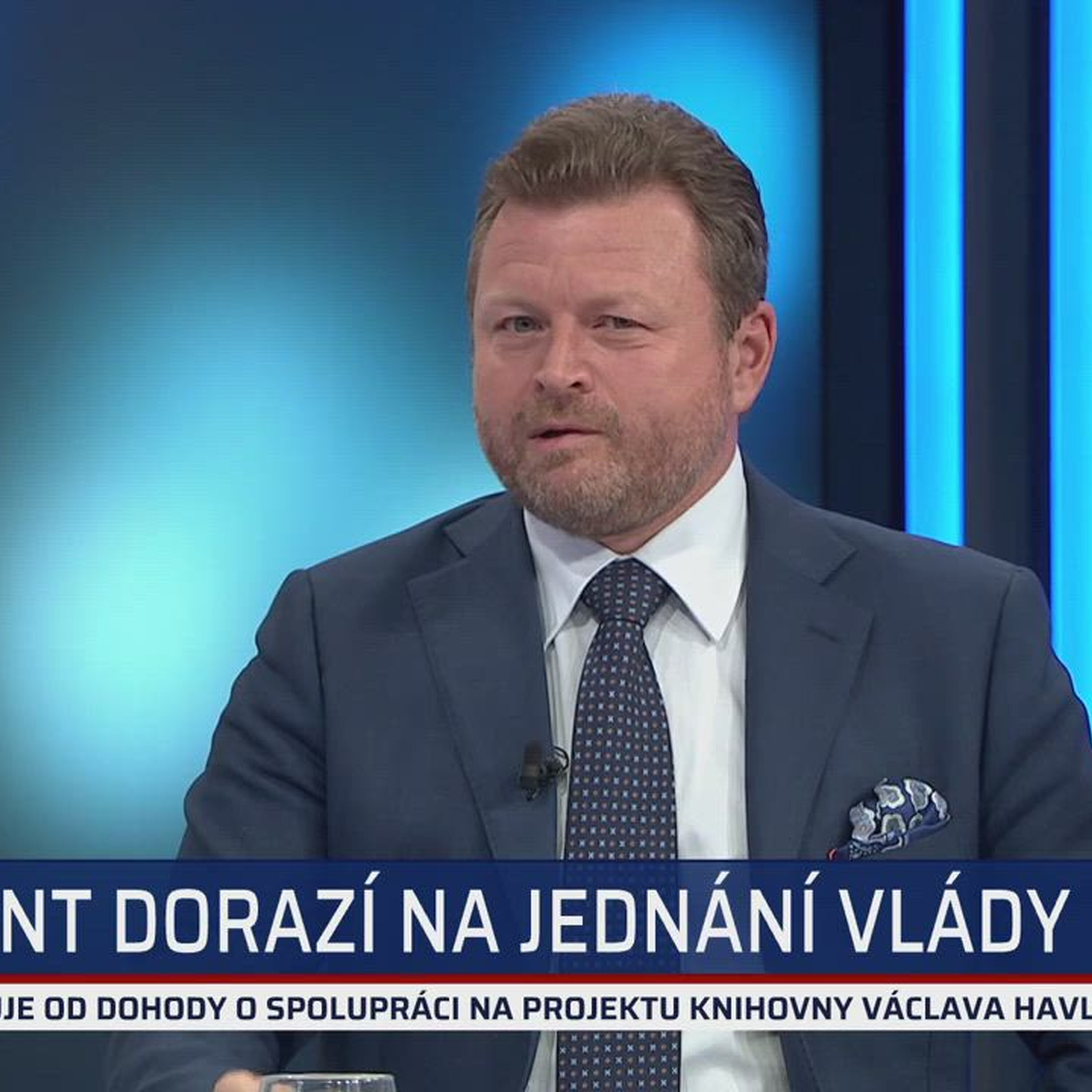 Macinka je arogantní fracek, prohlásil Výborný. Stejně tak prezident, opáčil Fiala z SPD episode artwork