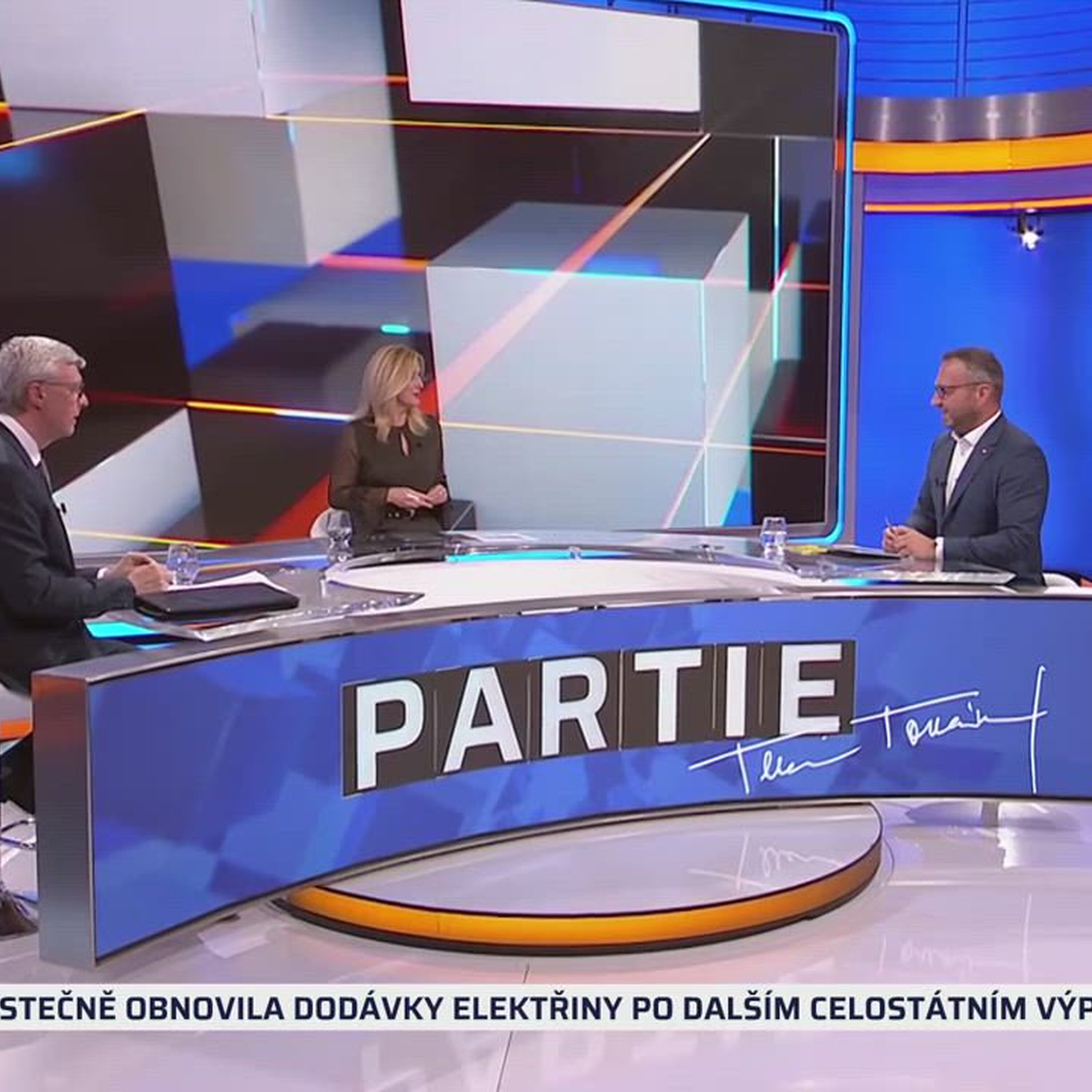 Strašný kecy, vůbec tomu nerozumíte, rozohnil se Pikora. Richterová kritizovala sliby vlády