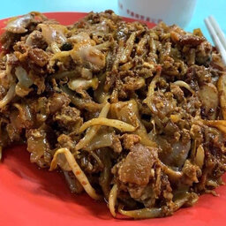 MAKAN KAKIS WITH DENISE & SHAWN KISHORE - CHAR KWAY TEOW WORTH WAKING UP FOR!