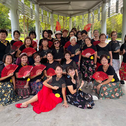 围绕“妈妈”主题 逾30位乐龄妇公园热舞欢庆母亲节 (07/05/2022)